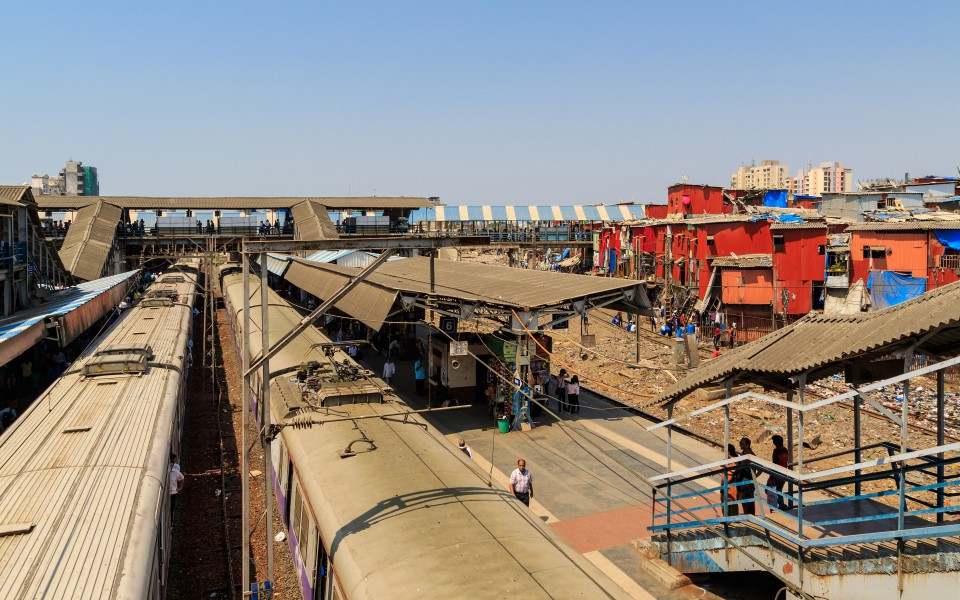 Mumbai 03-2016 104 Bandra station