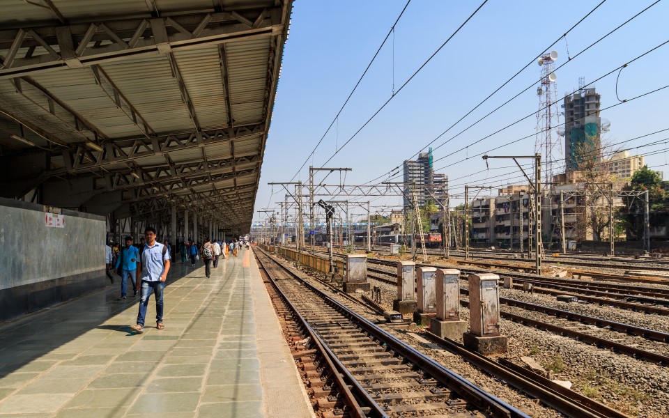 Mumbai 03-2016 87 Borivali station