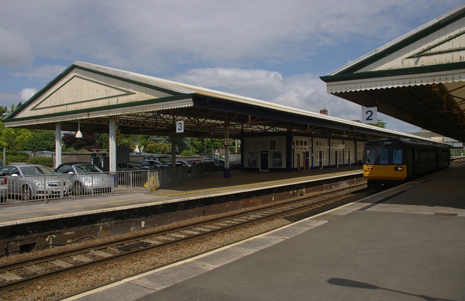 Newton Abbot railway station MMB 02 142064