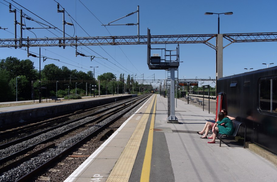 Northampton railway station MMB 11
