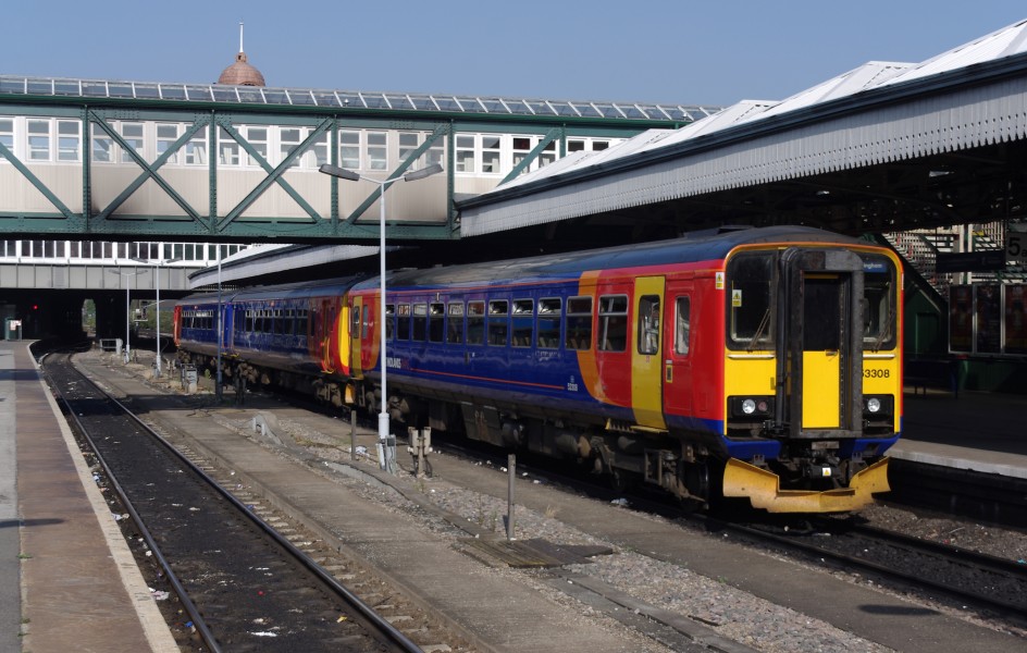 Nottingham railway station MMB 59 156411 153308