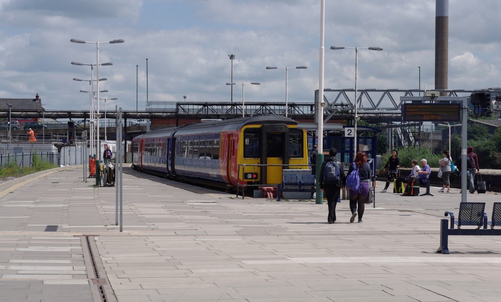 Nottingham railway station MMB 71 156408 153XXX