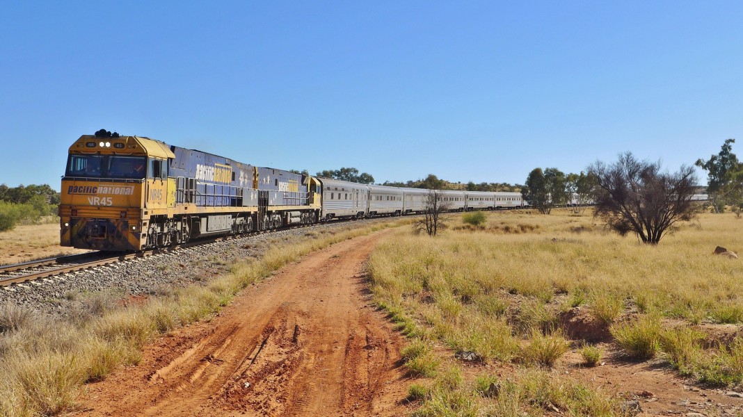 NR45 + NR10 + Ghan Alice Springs, 2015 (02)