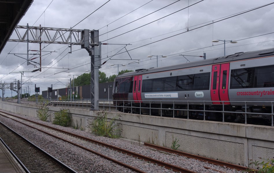 Nuneaton railway station MMB 10 170637
