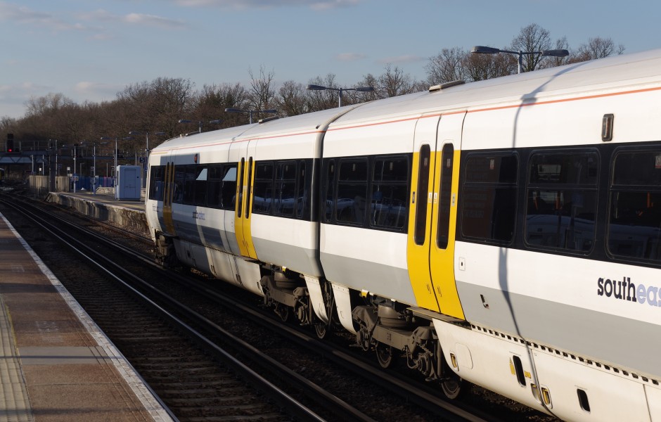 Orpington railway station MMB 07 465XXX