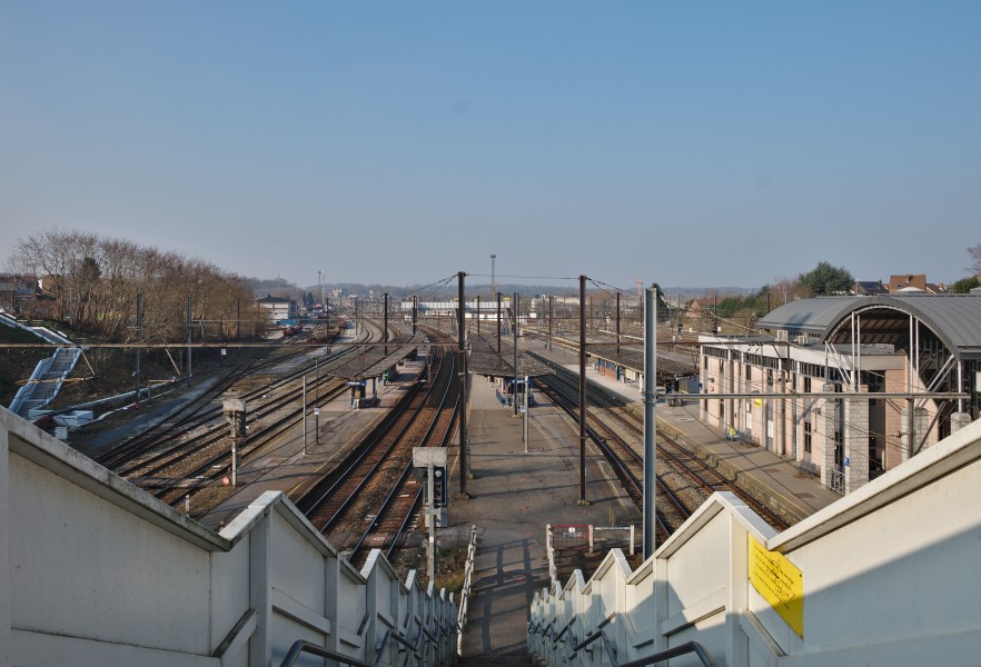 Ottignies train station from the South side overpass (Belgium, DSCF4179)
