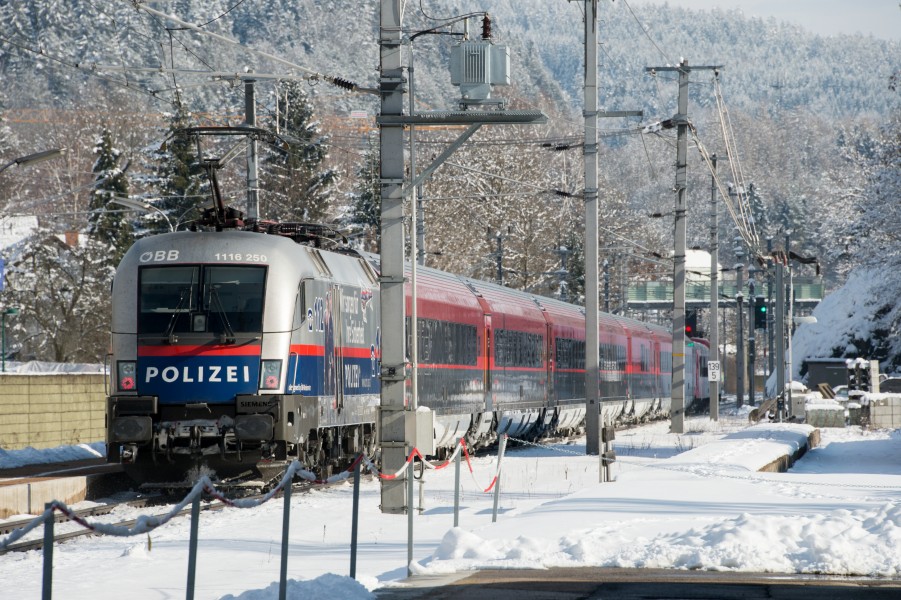 Poertschach Bahnhofsbereich Drautalbahn II POLIZEI-Railjet 02022015 222