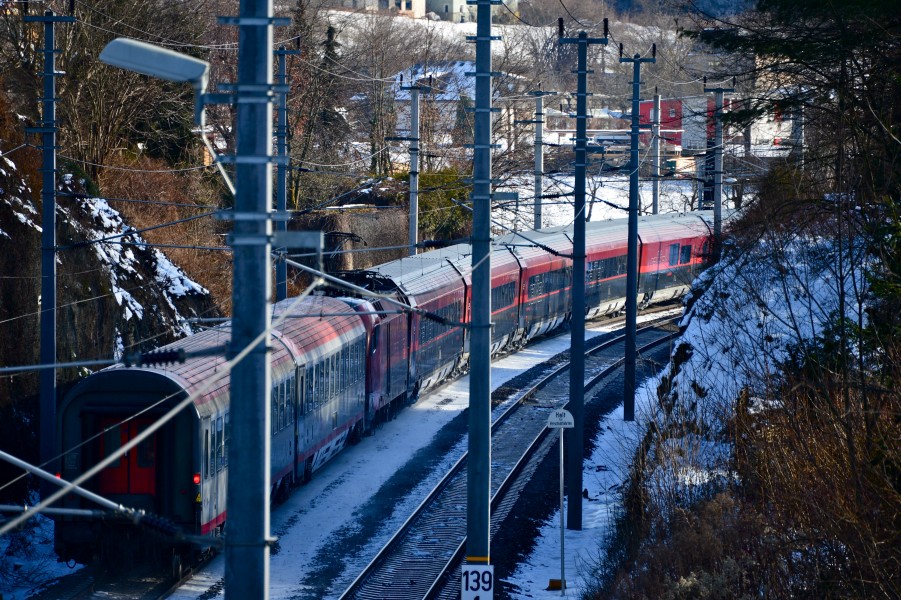 Poertschach Scherzweg-Bruecke Railjet 06012015 148
