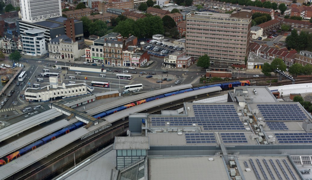 Portsmouth MMB 64 Portsmouth Harbour railway station 450XXX 450XXX