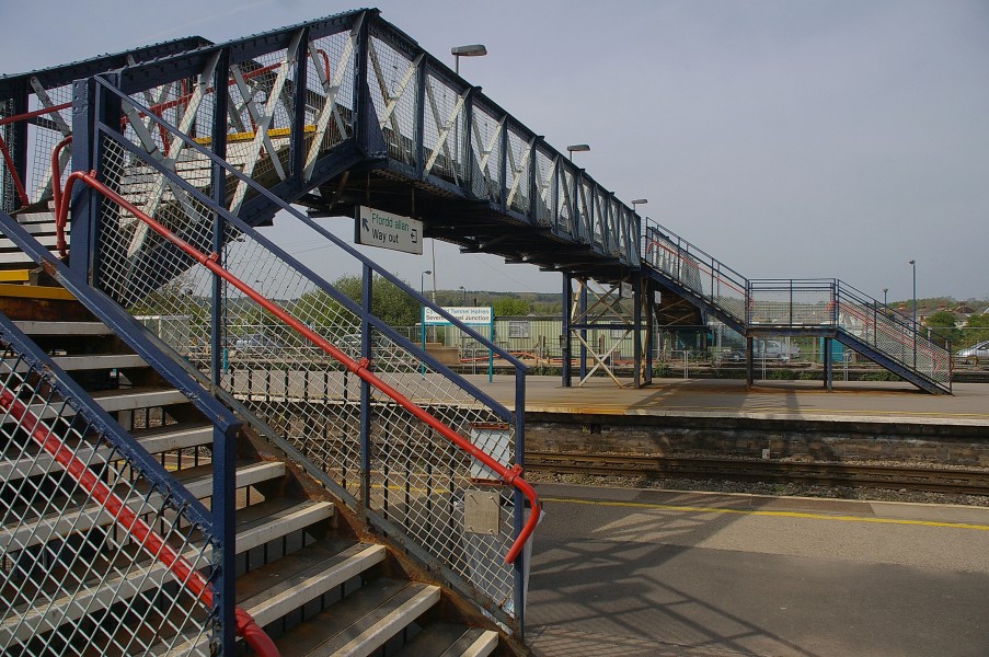 Severn Tunnel Junction railway station MMB 06