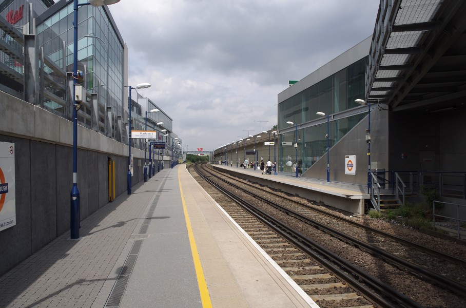 Shepherd's Bush railway station MMB 01