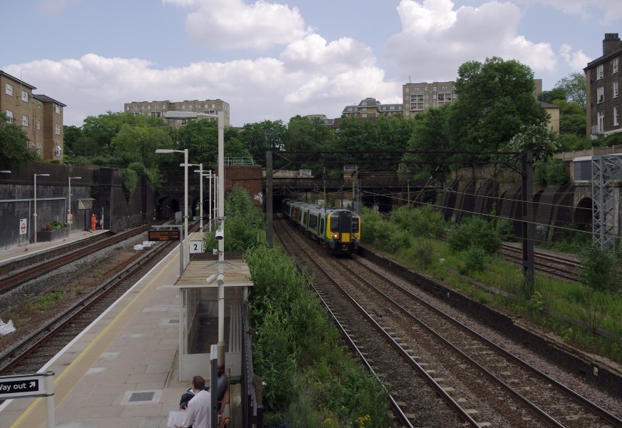 South Hampstead railway station MMB 08 350238