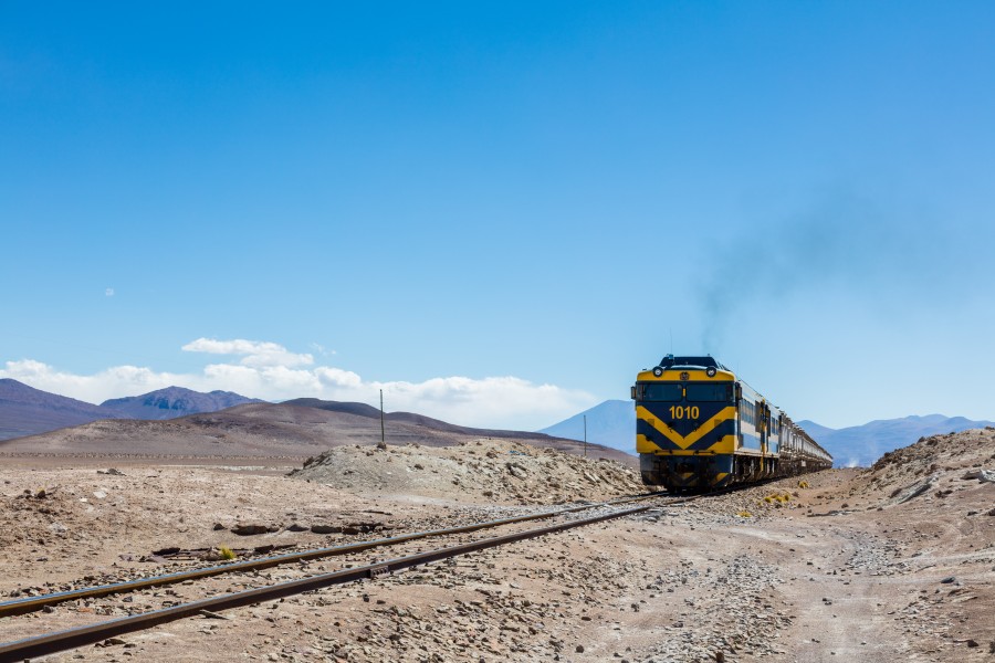 Tren de la FCA en el trayecto Ollagüe-Uyuni, Bolivia, 2016-02-03, DD 92