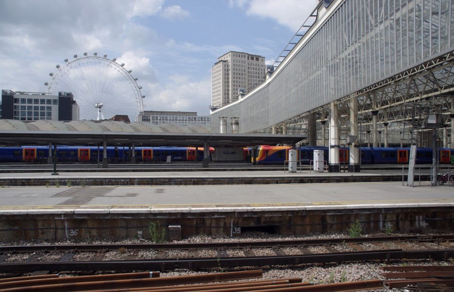 Waterloo station MMB 13 450XXX 450028