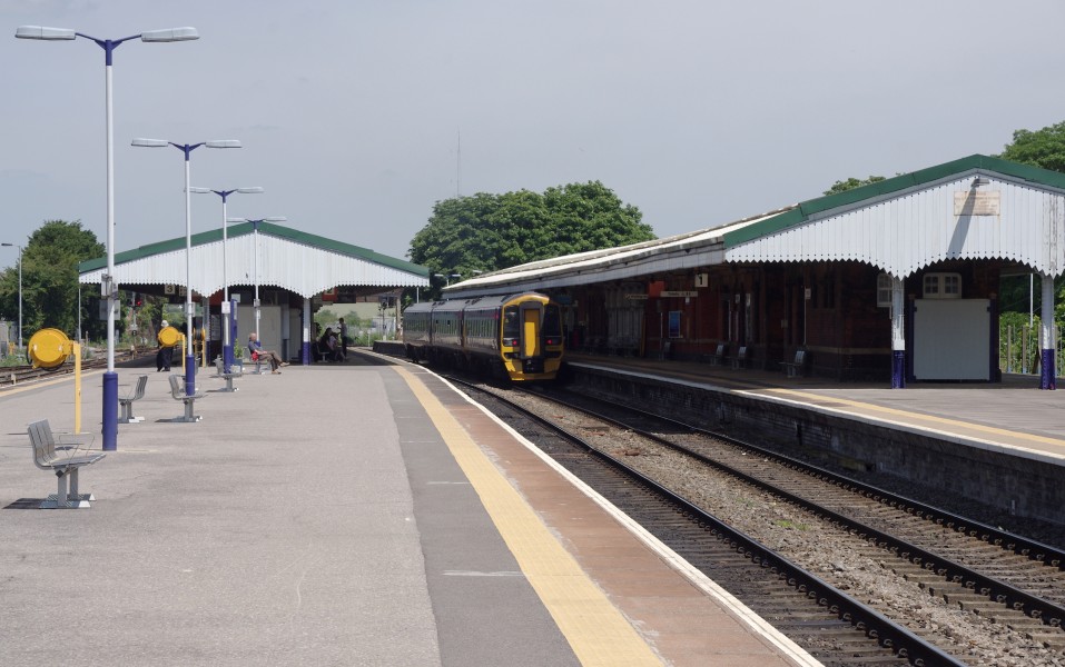 Westbury railway station MMB 28 158955
