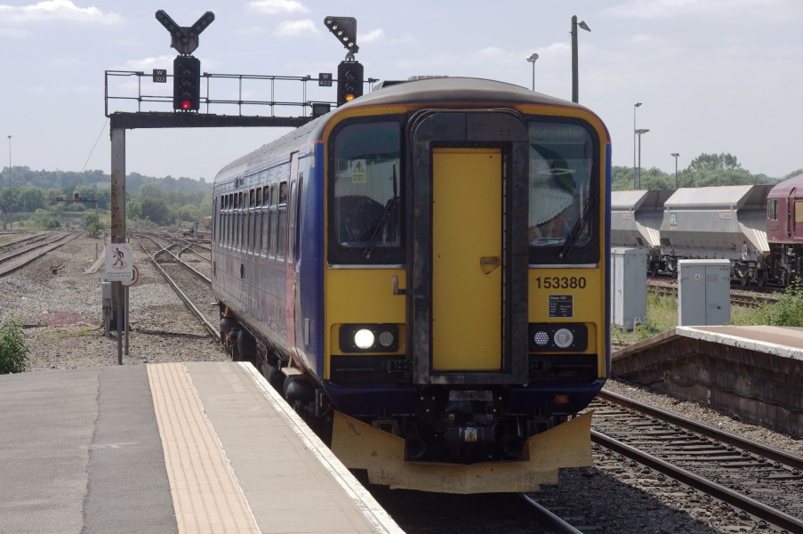 Westbury railway station MMB 35 153380