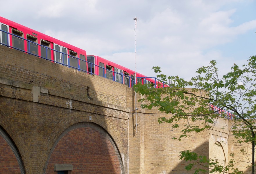 Westferry DLR station MMB 19