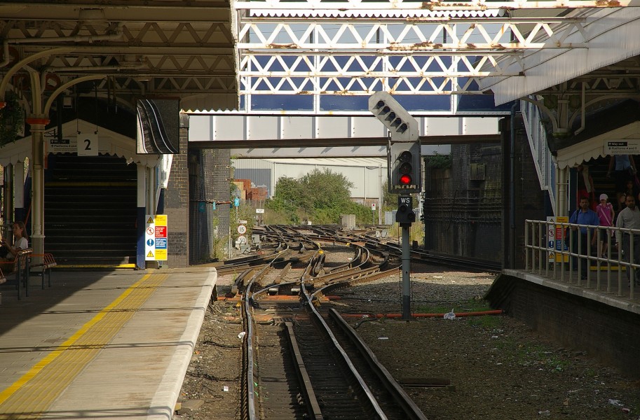 Willesden Junction station MMB 22