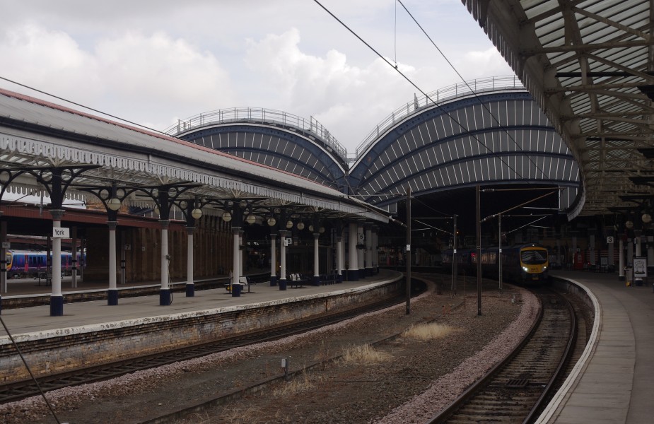 York railway station MMB 17 185107