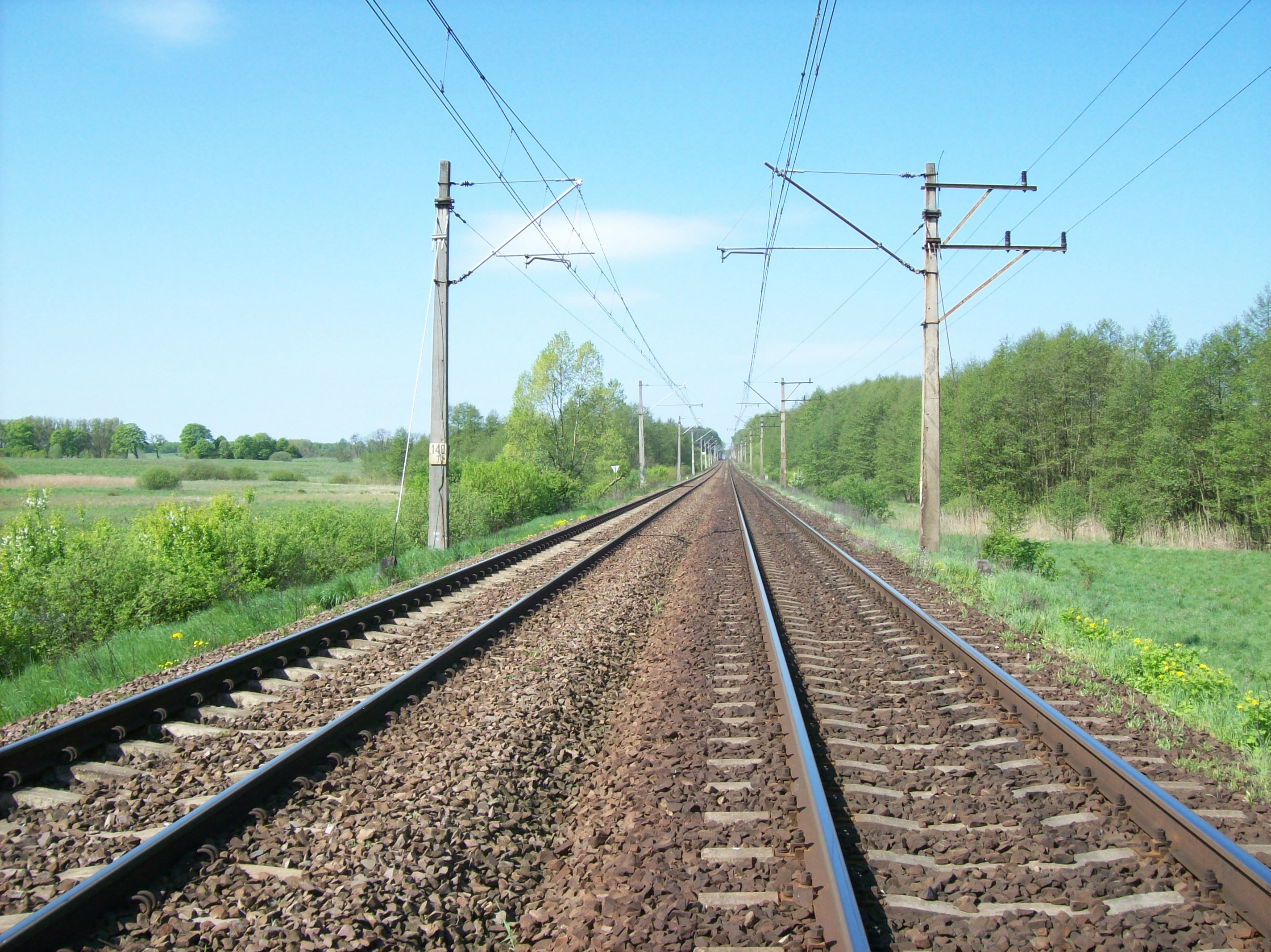 Przewody trakcyjne na polskich torach PKP
