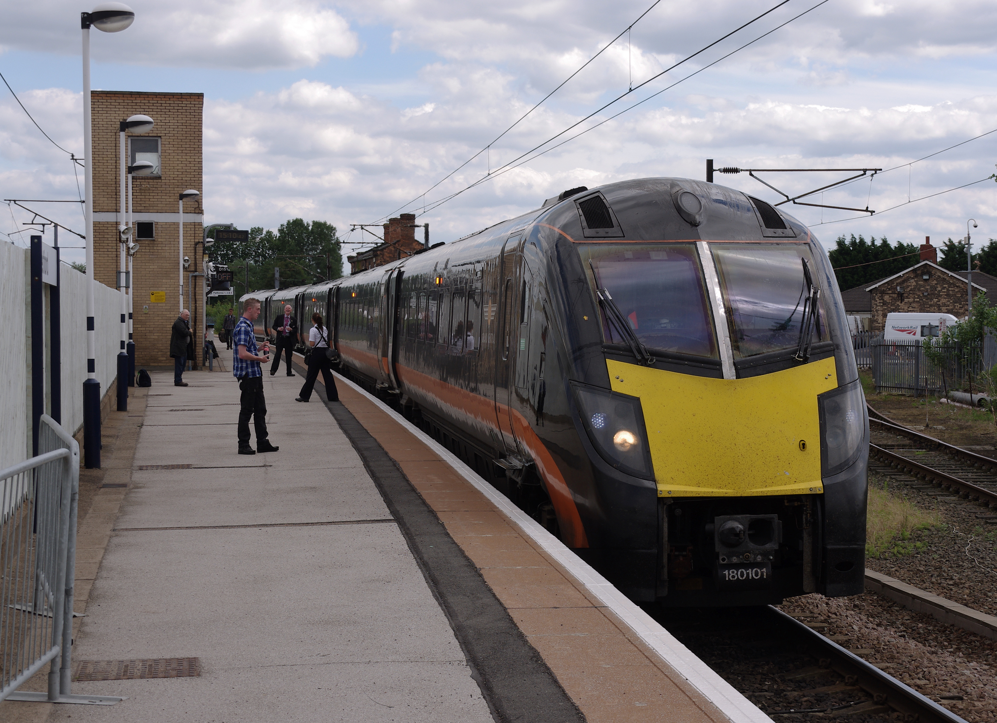 Retford railway station MMB 01 180101
