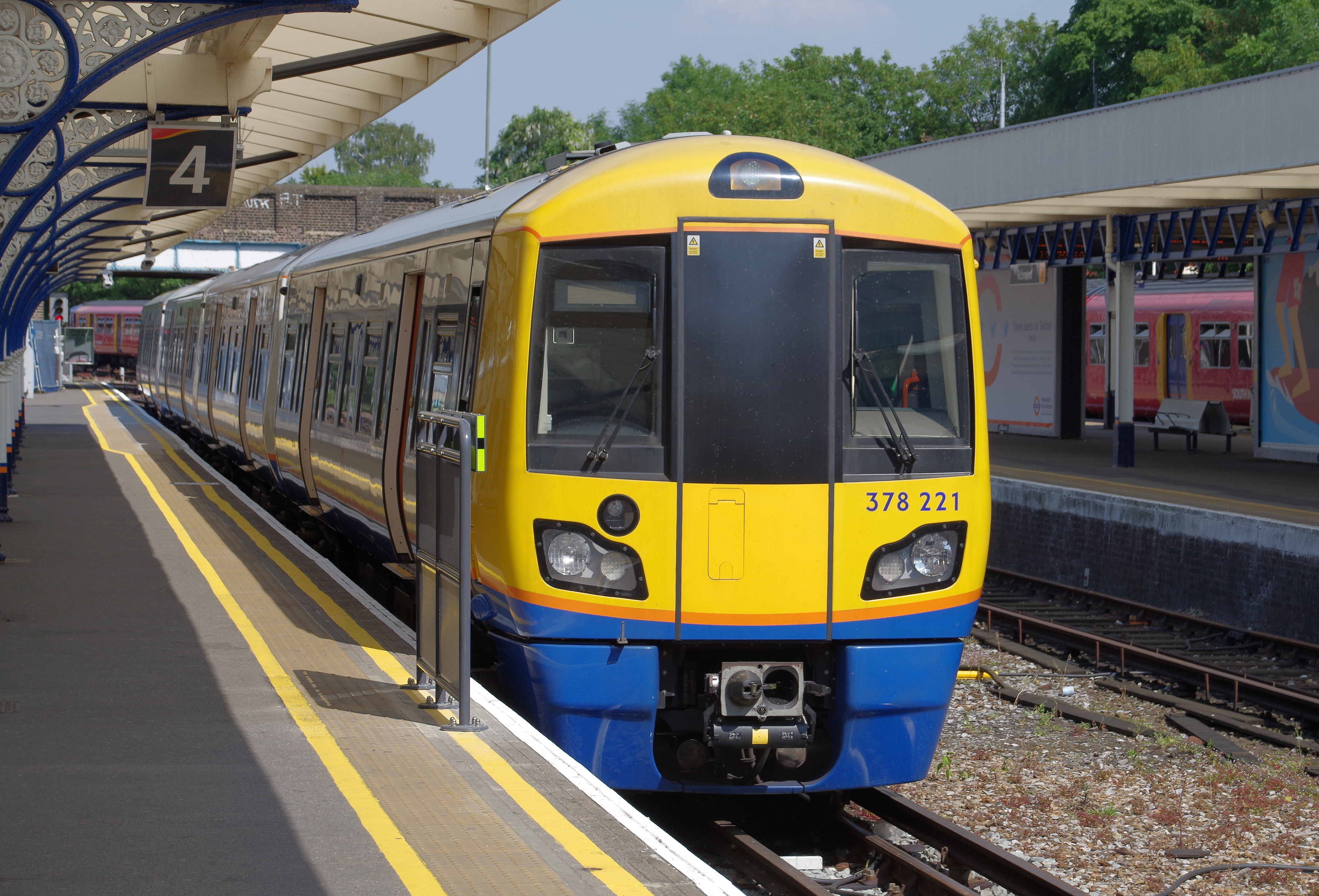 Richmond station MMB 21 378221