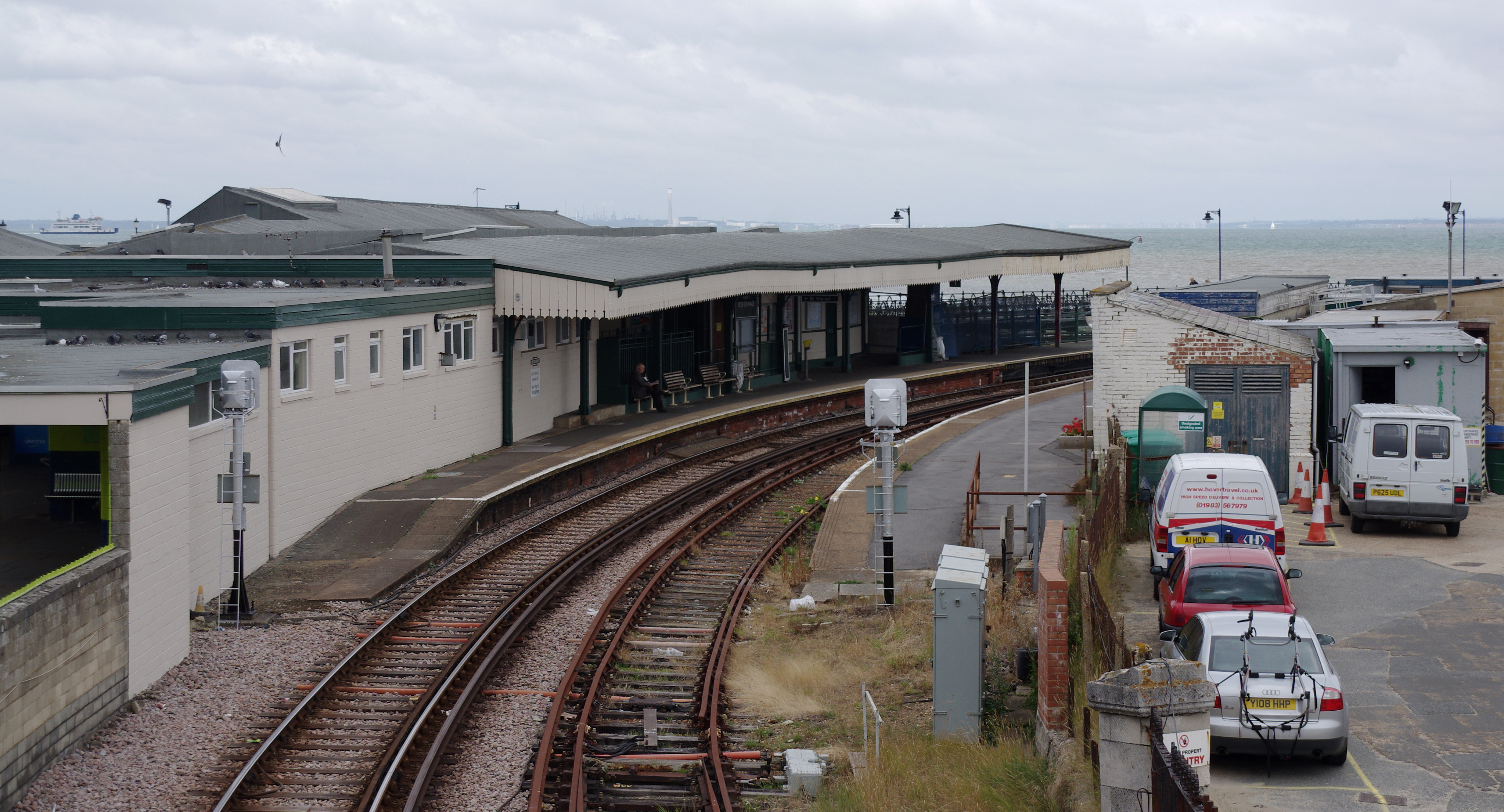Ryde Esplanade railway station MMB 01