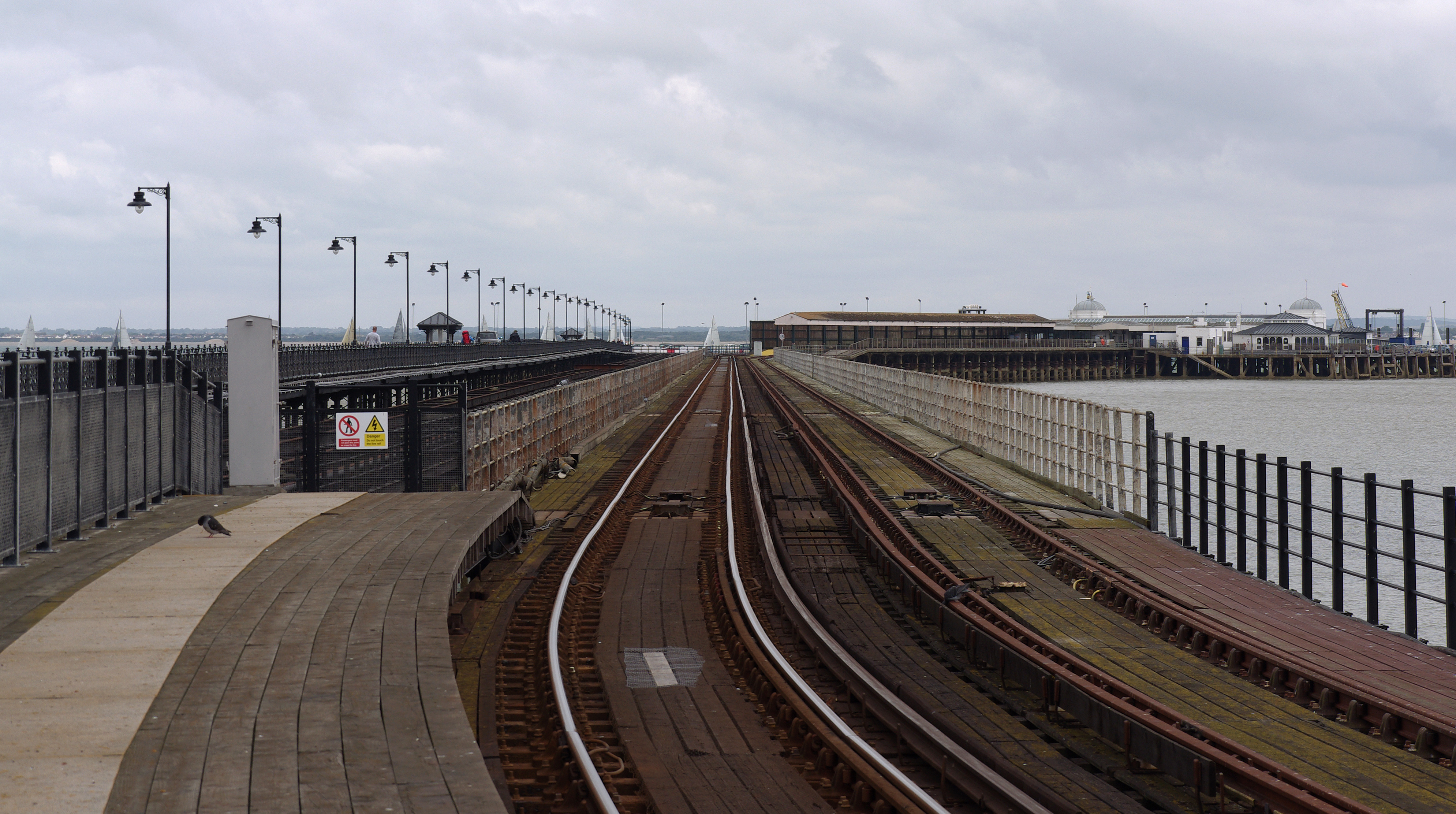 Ryde Esplanade railway station MMB 02