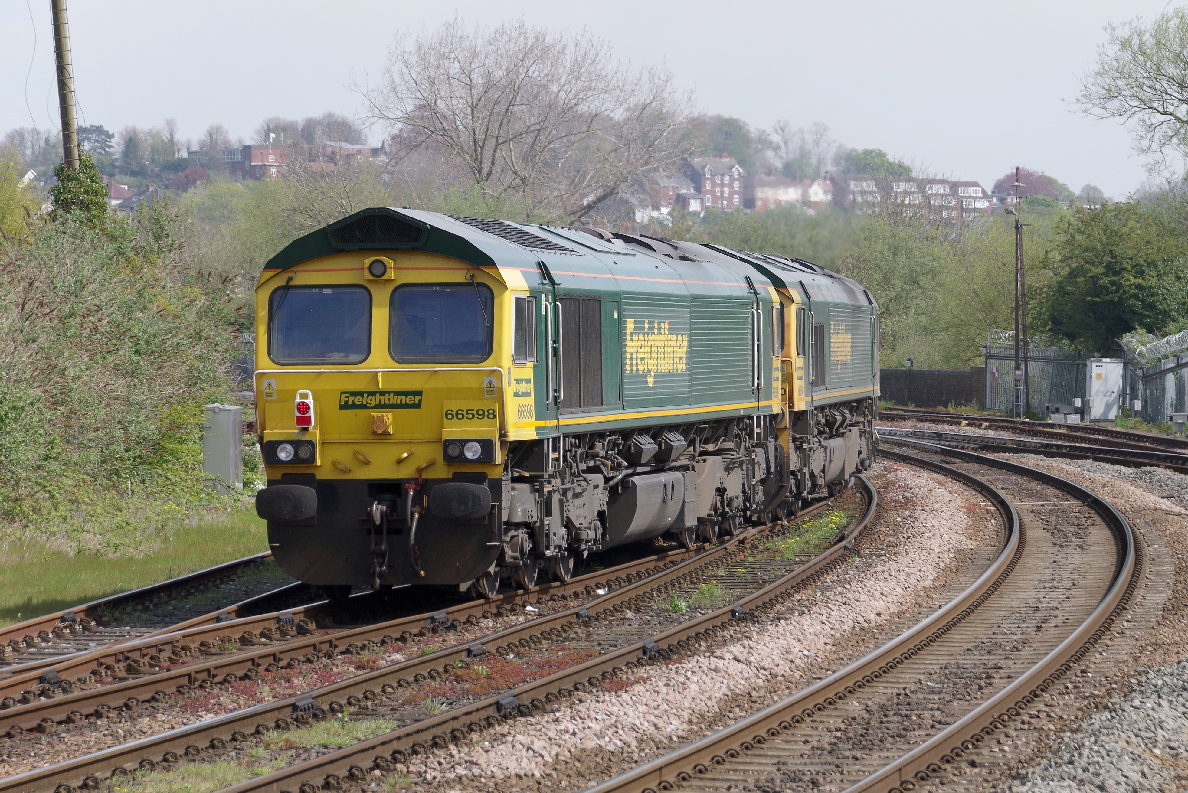 Salisbury railway station MMB 18 66598 66560