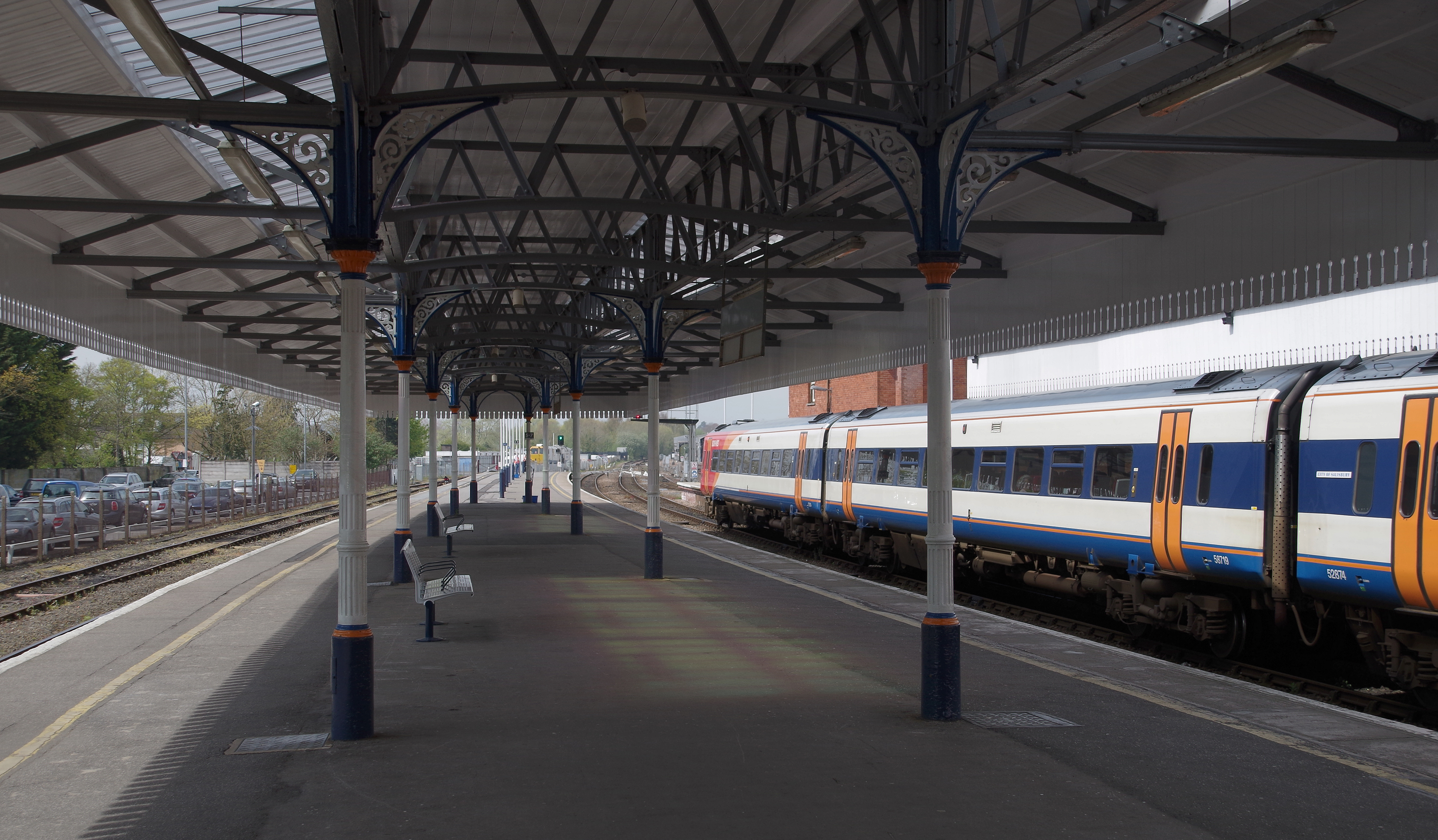 Salisbury railway station MMB 29 159002