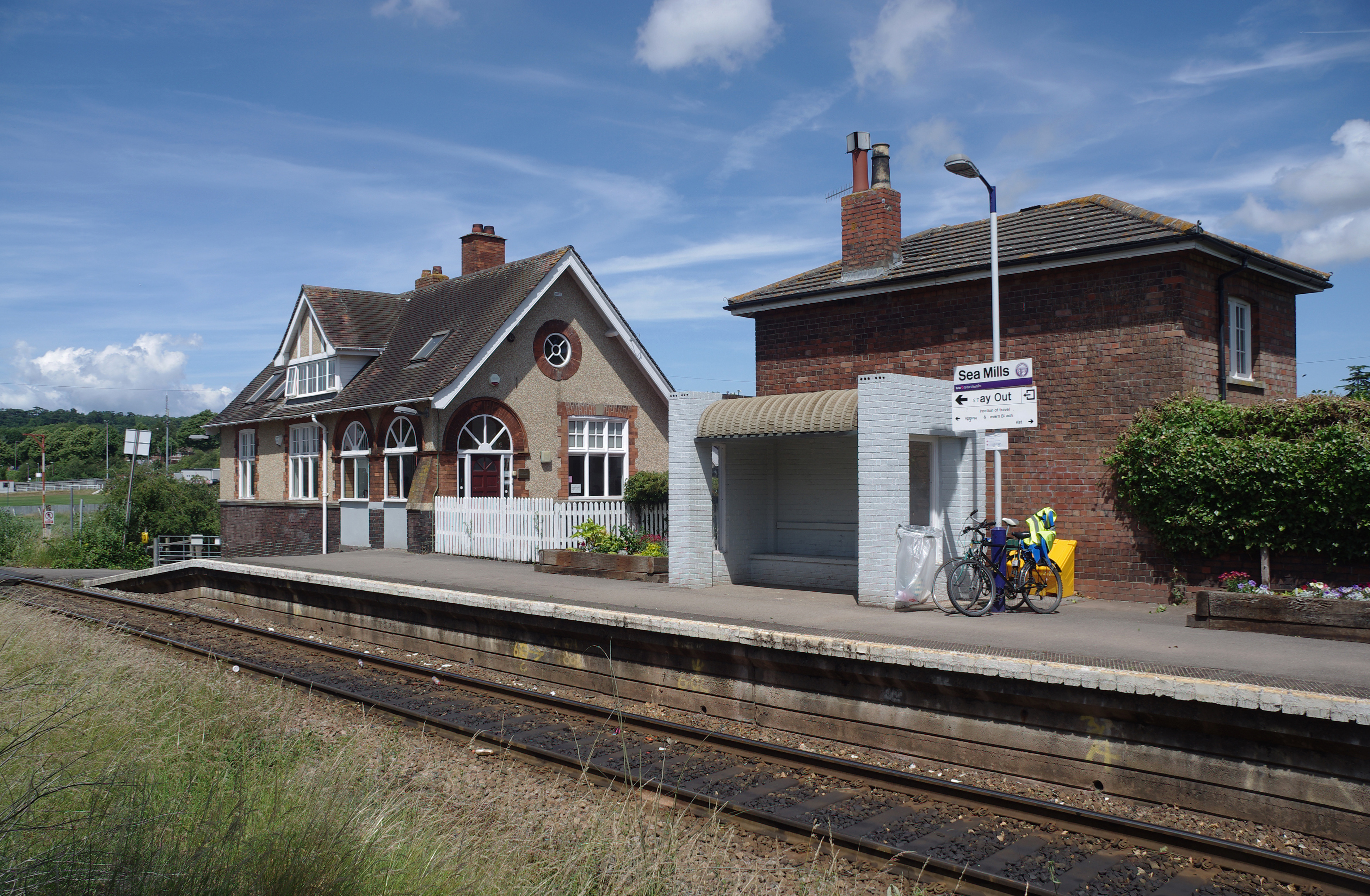 Sea Mills railway station MMB 29
