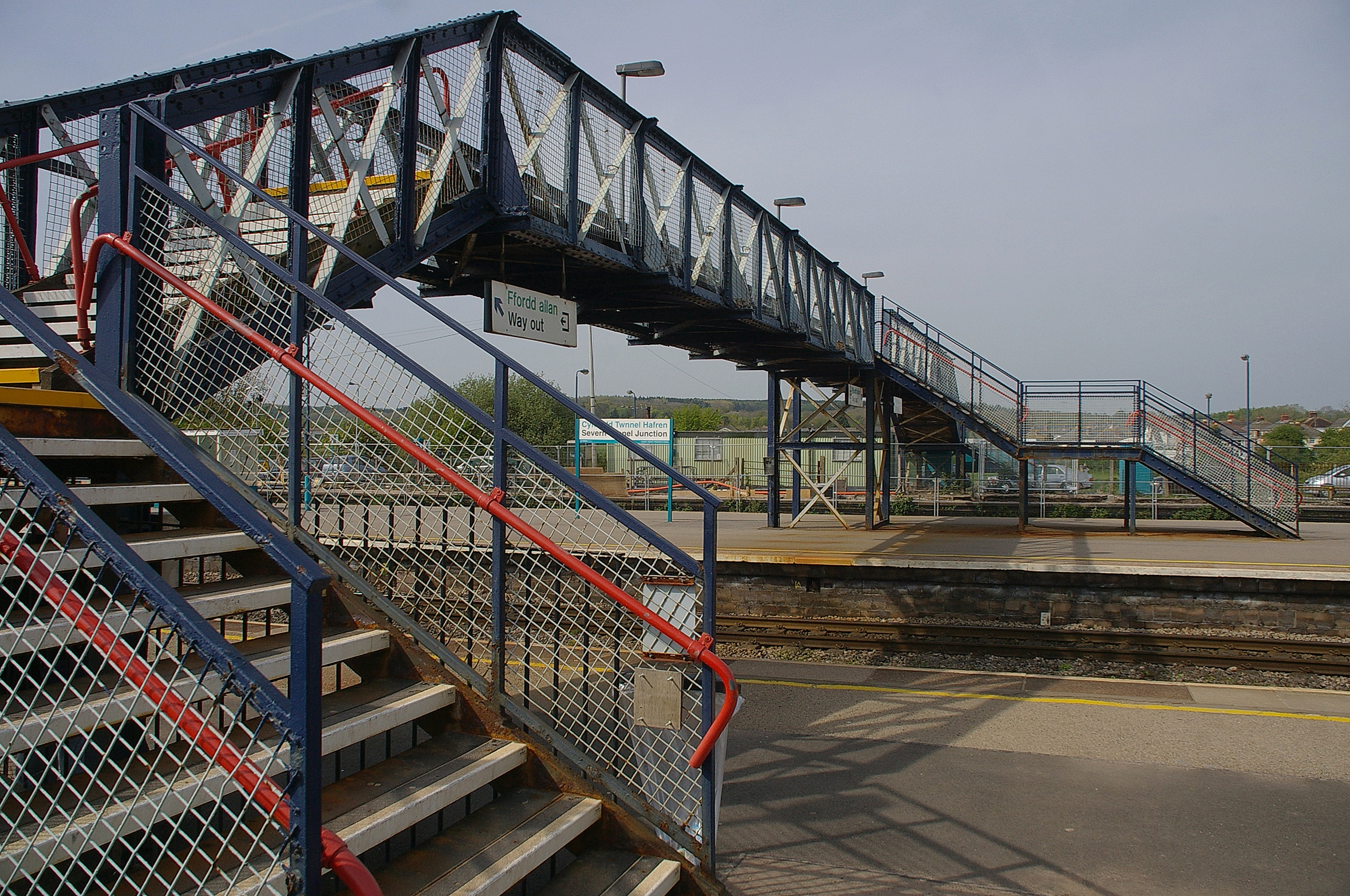 Severn Tunnel Junction railway station MMB 06