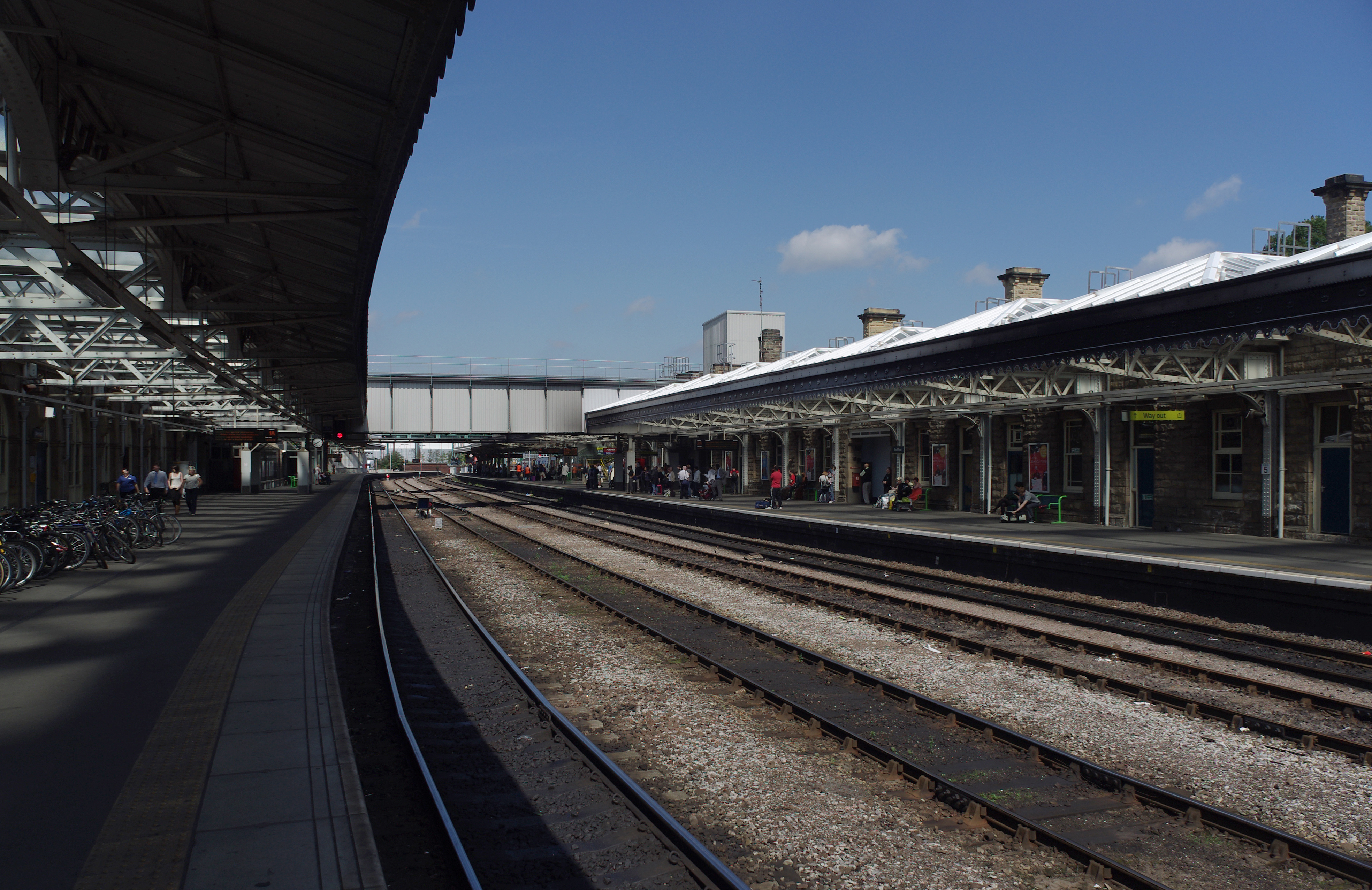Sheffield station MMB 10