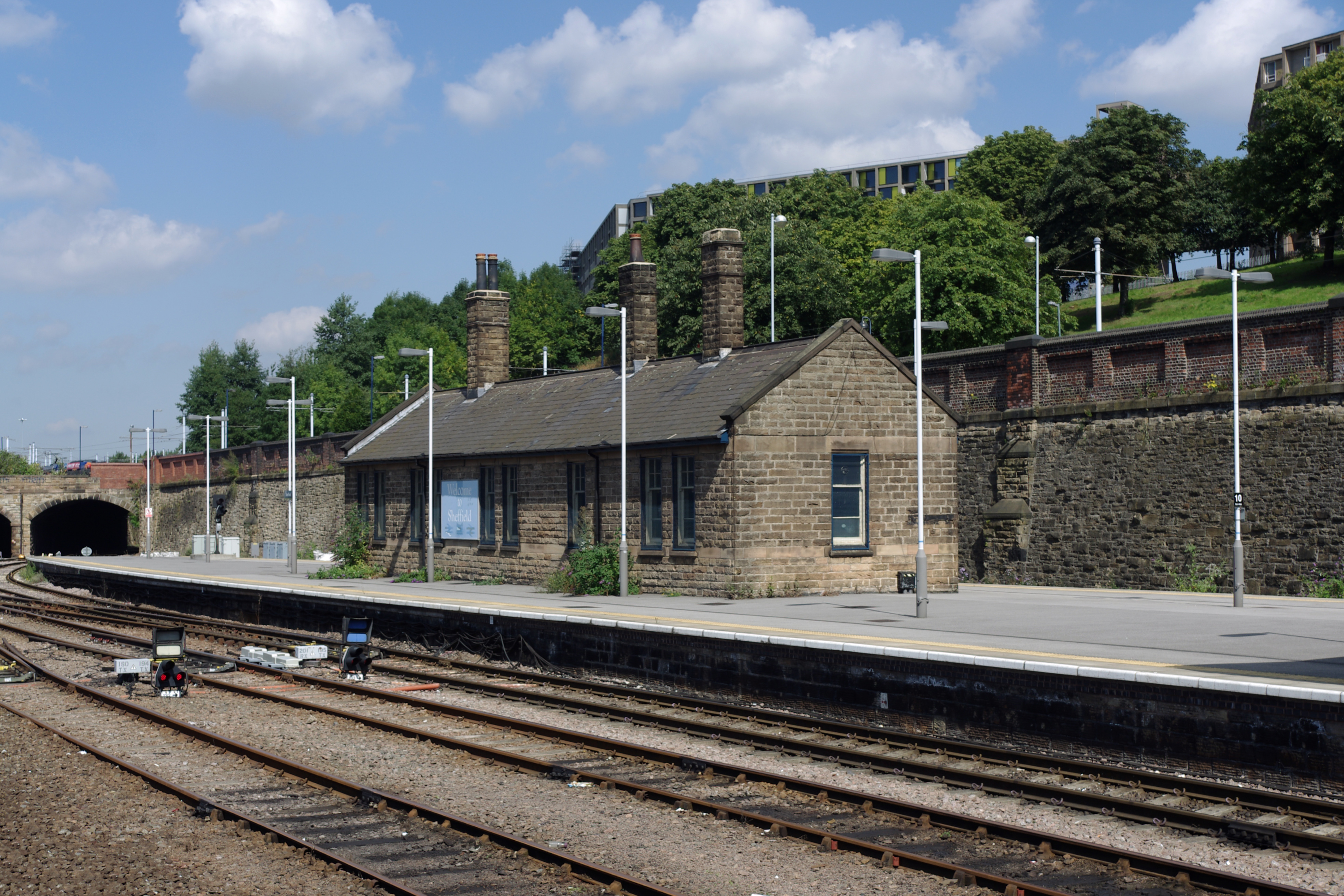 Sheffield station MMB 31