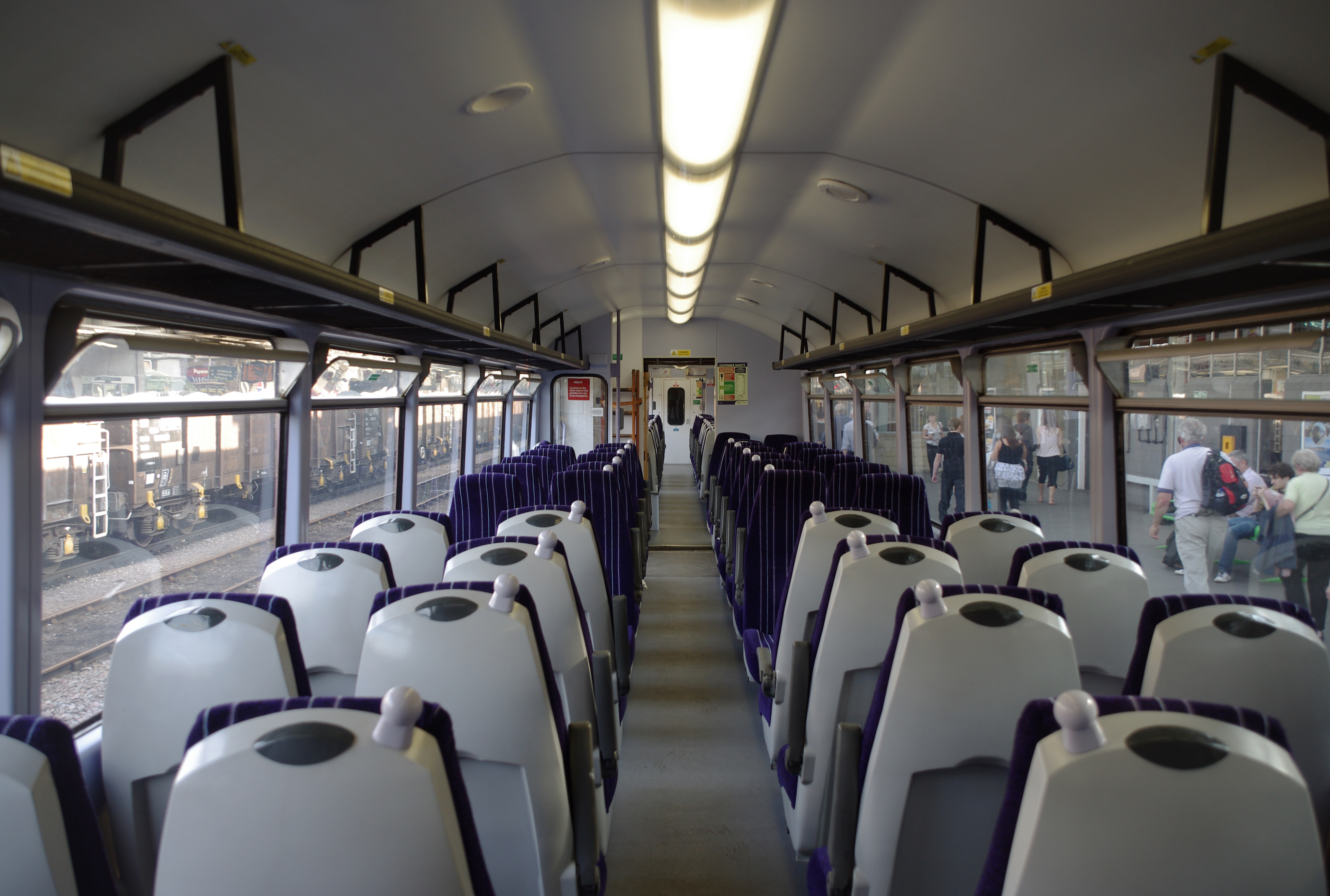 Sheffield station MMB 35 144013