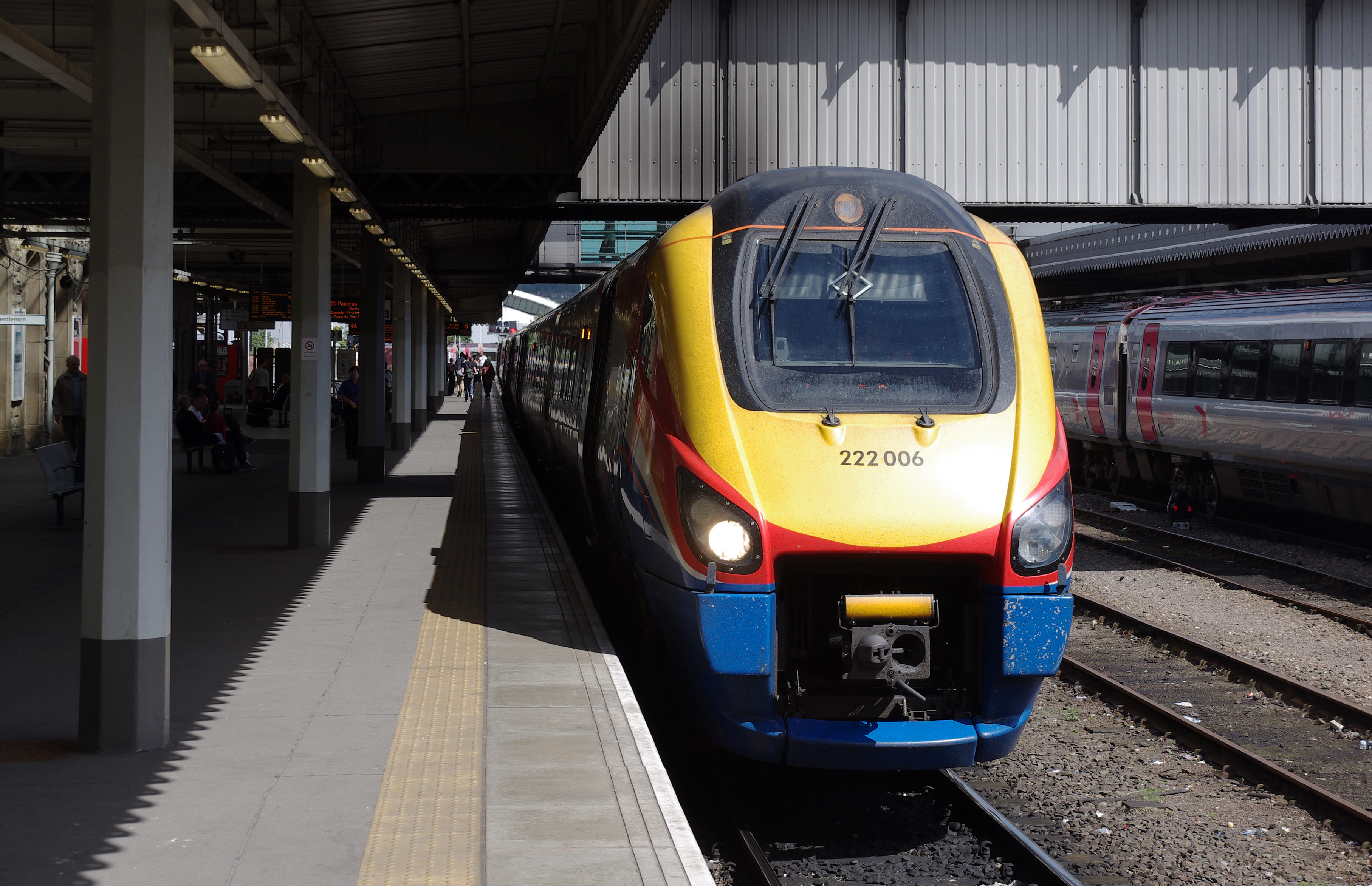 Sheffield station MMB 46 222006