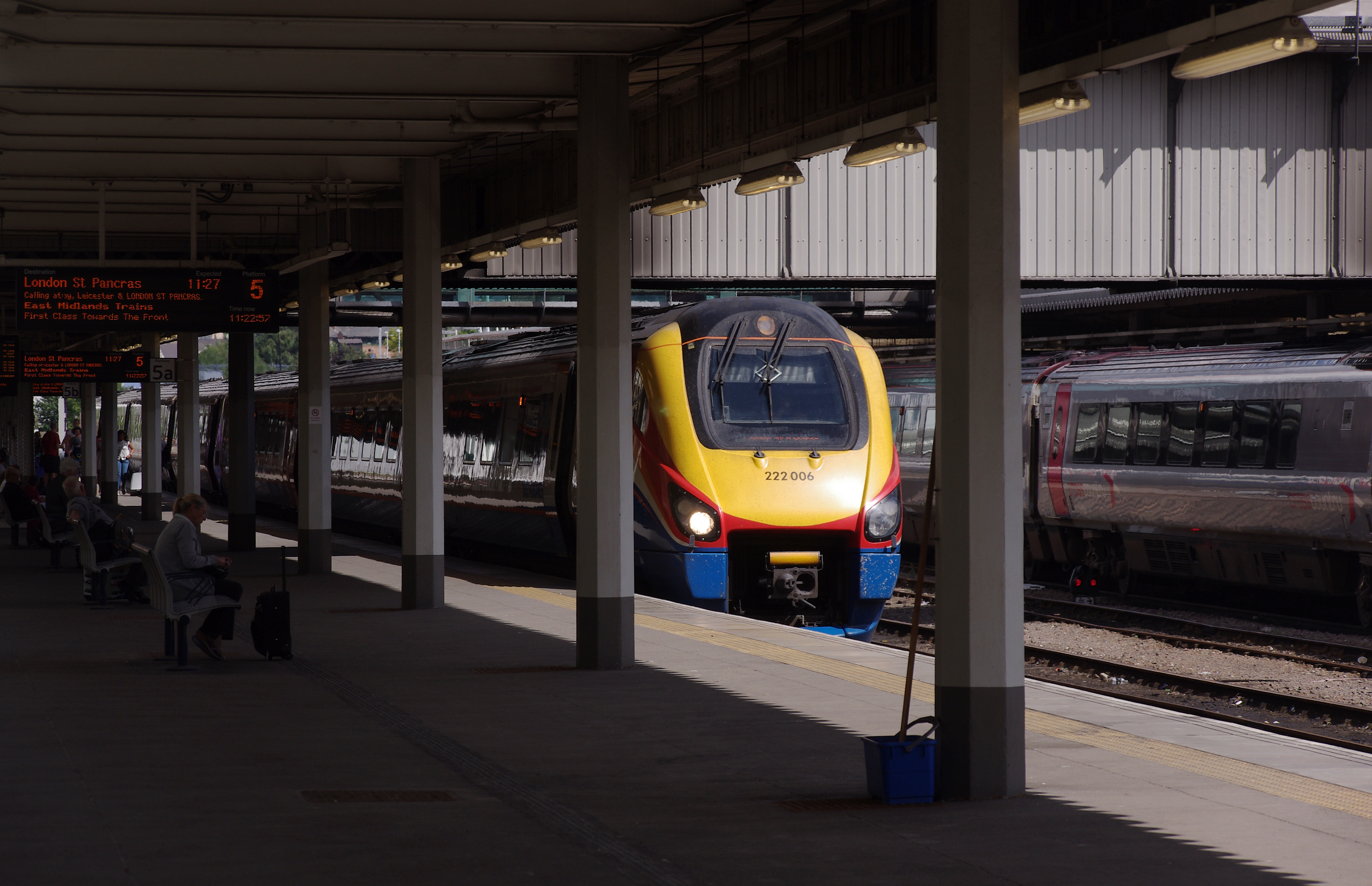 Sheffield station MMB 47 222006 220006