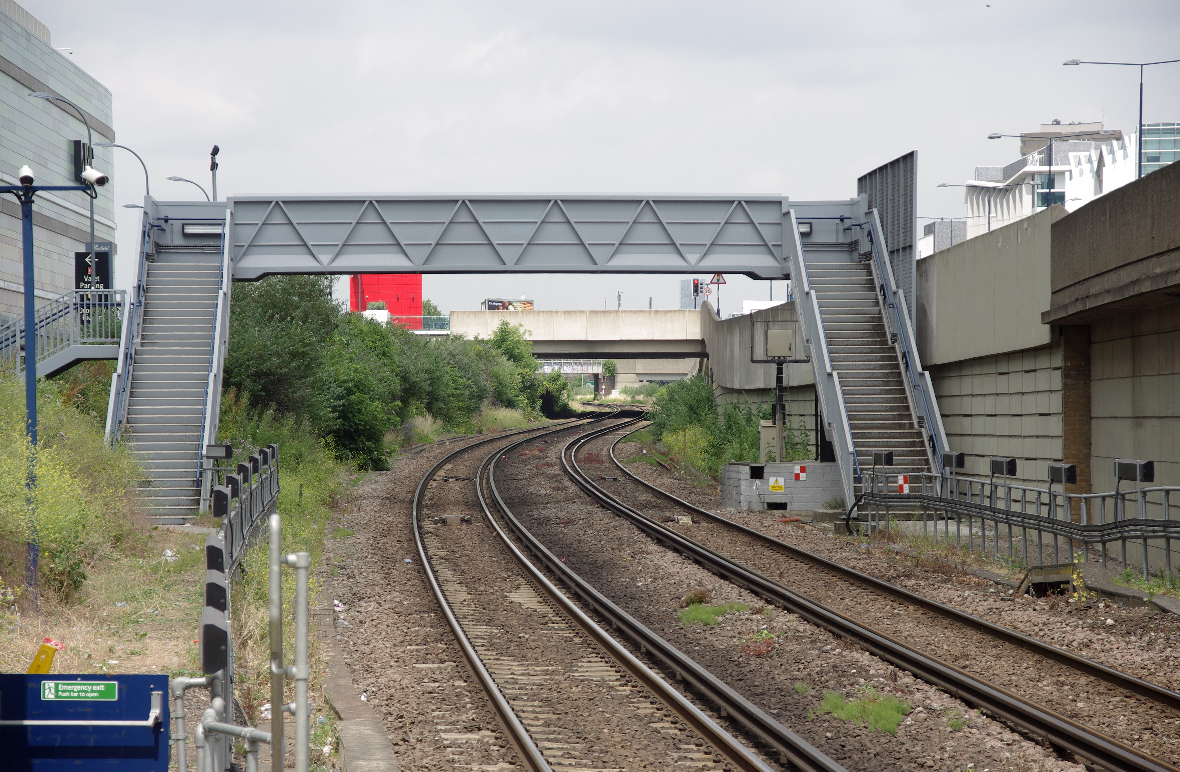 Shepherd's Bush railway station MMB 03