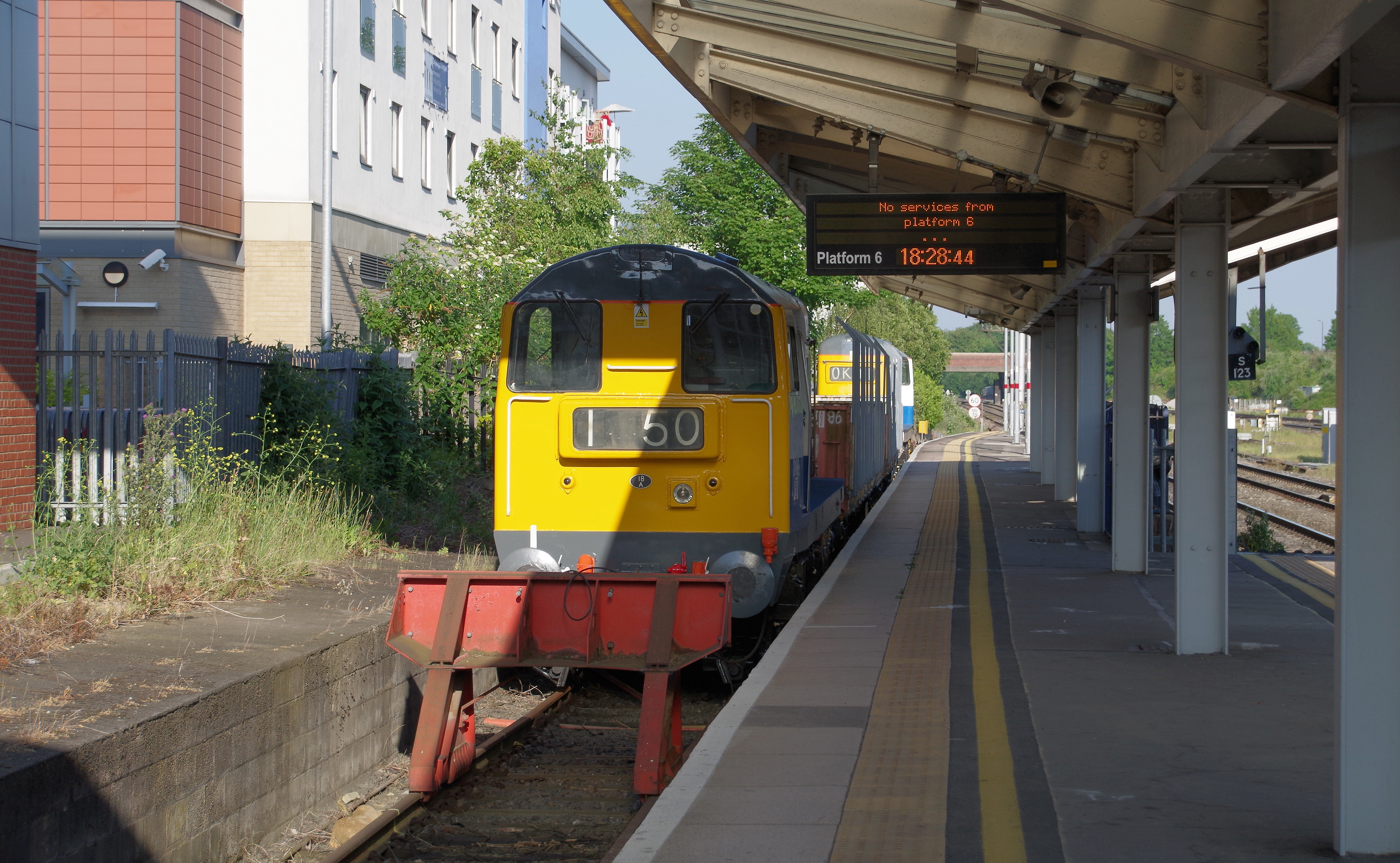 Slough railway station MMB 16 20189