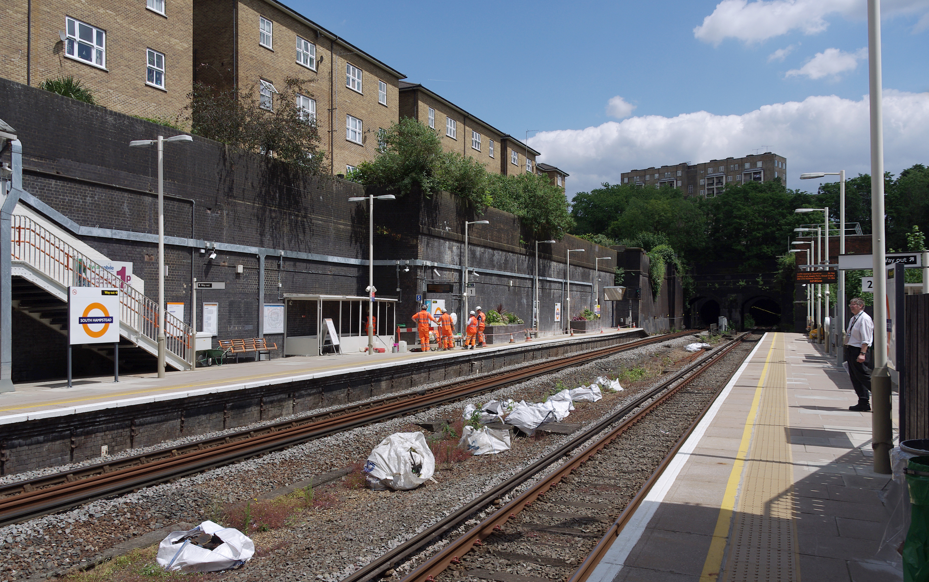 South Hampstead railway station MMB 03