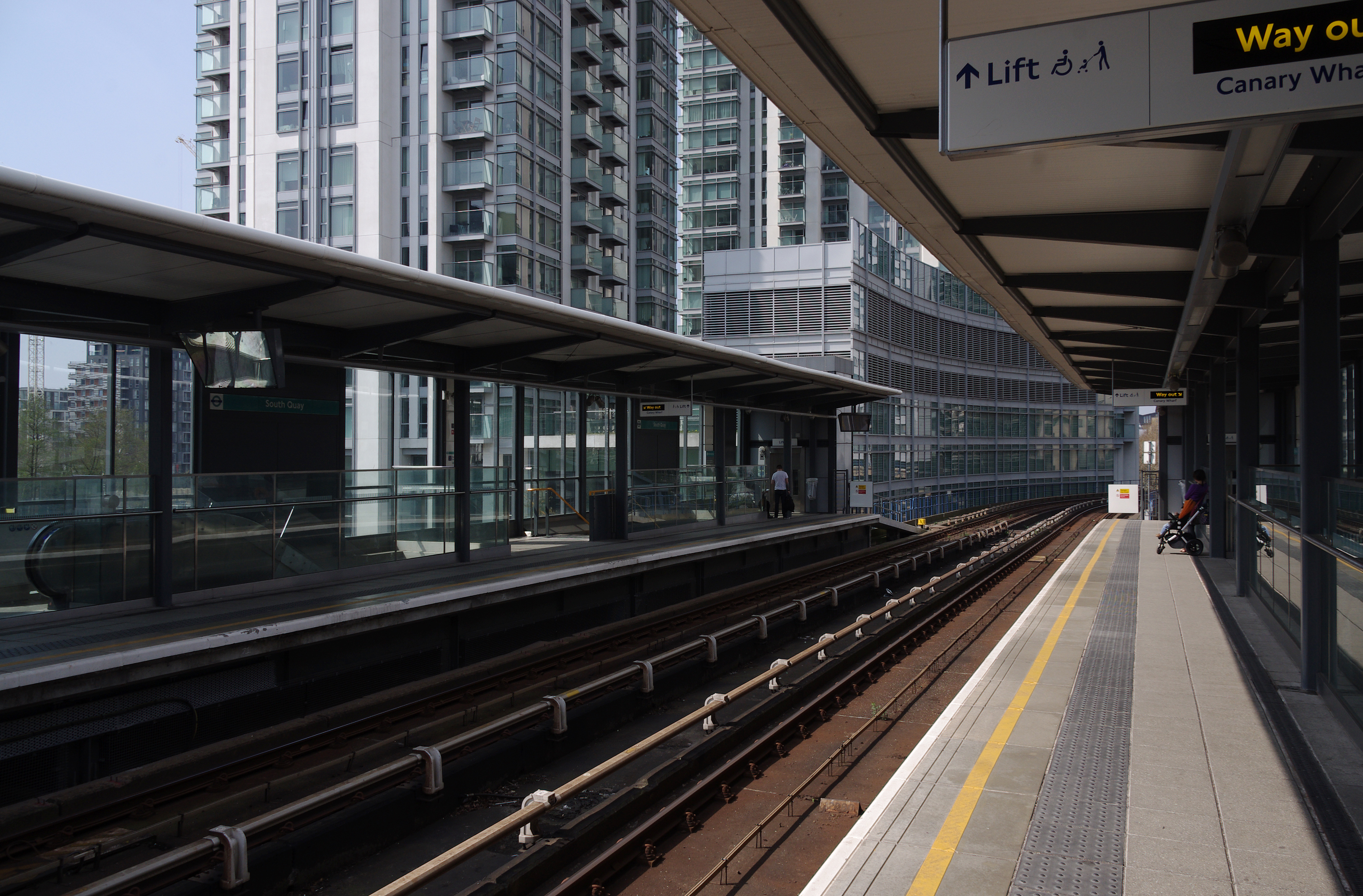 South Quay DLR station MMB 04