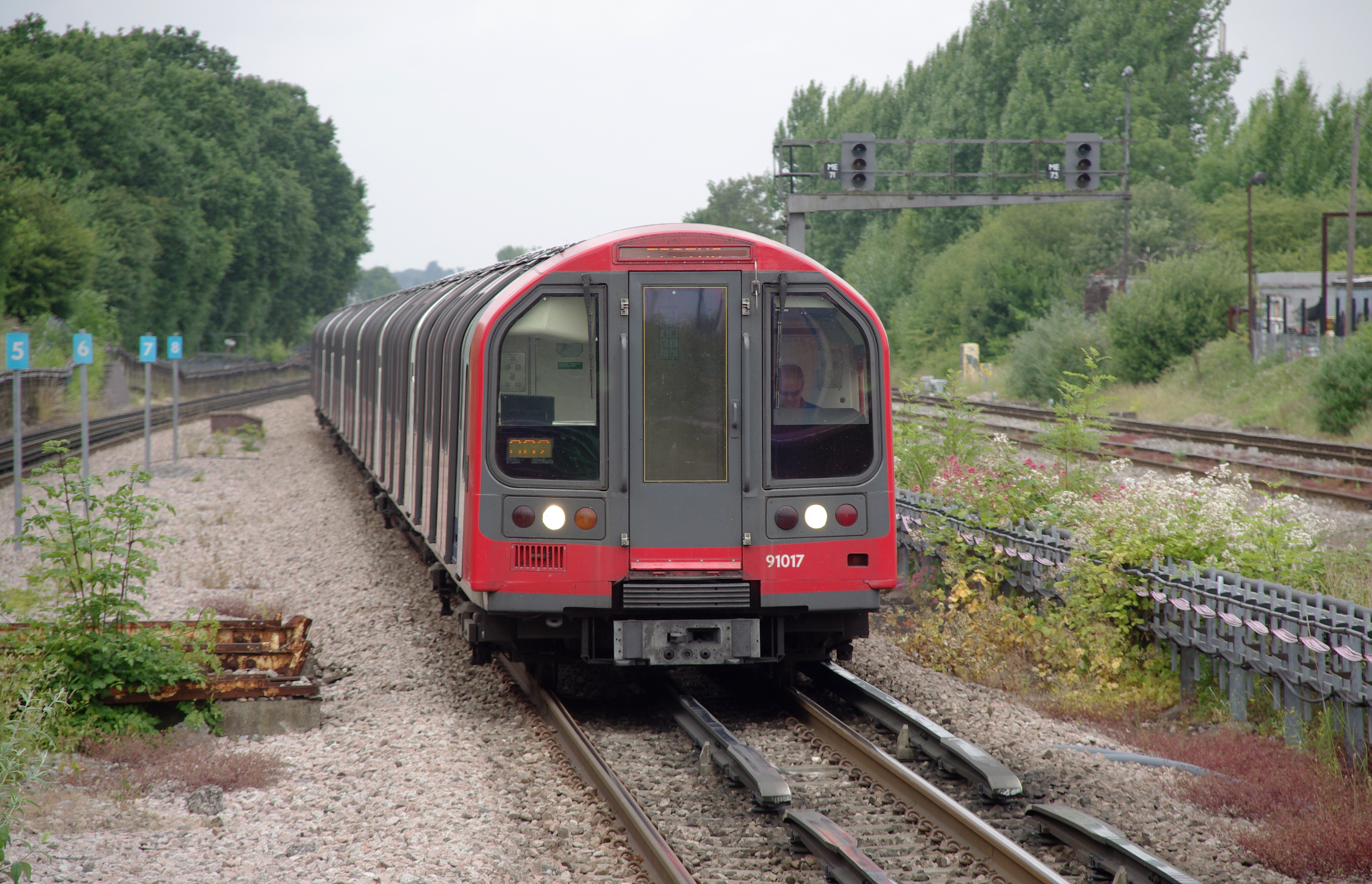 South Ruislip station MMB 06 1992-stock