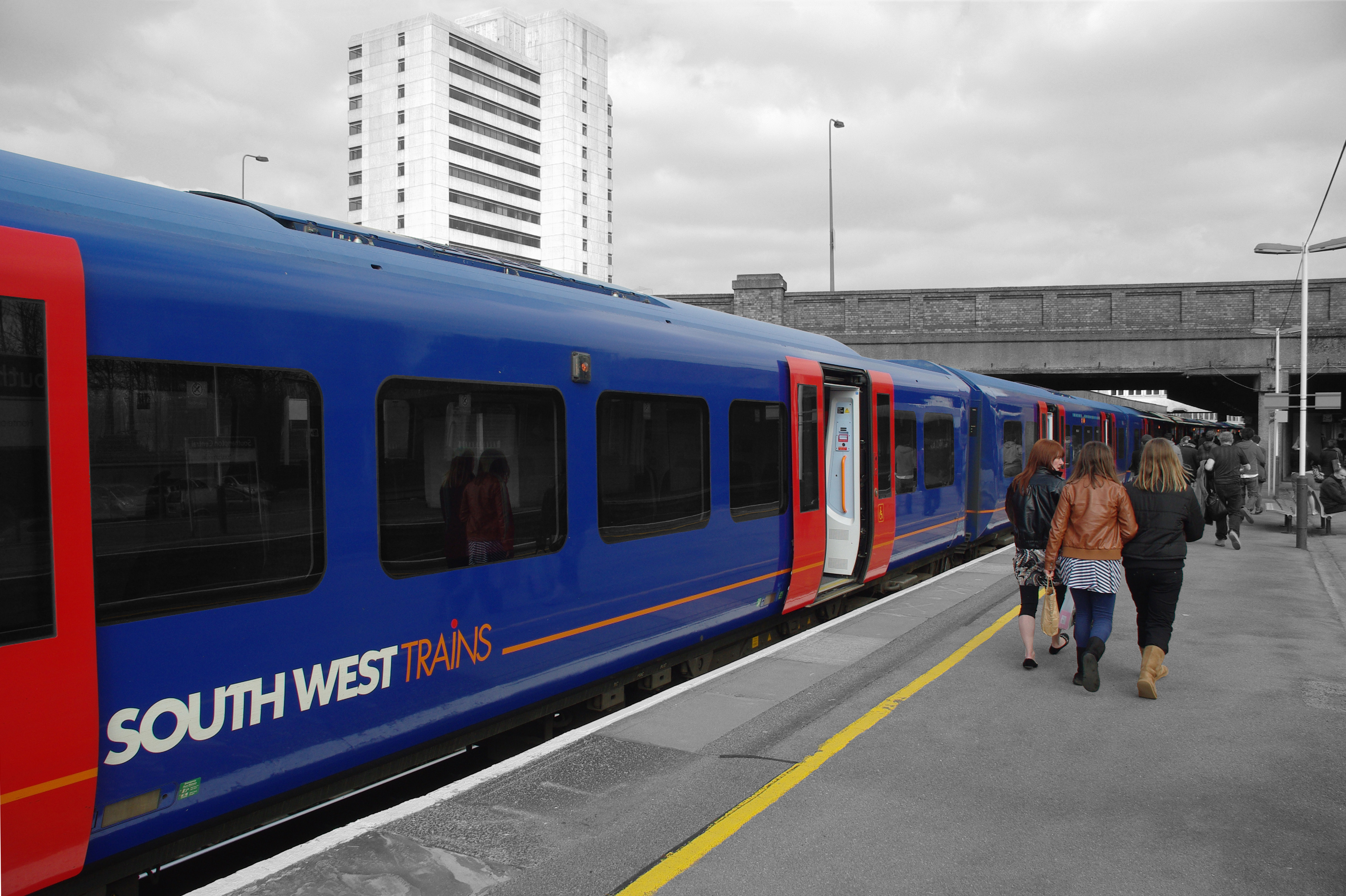 Southampton Central railway station MMB 22A 450091