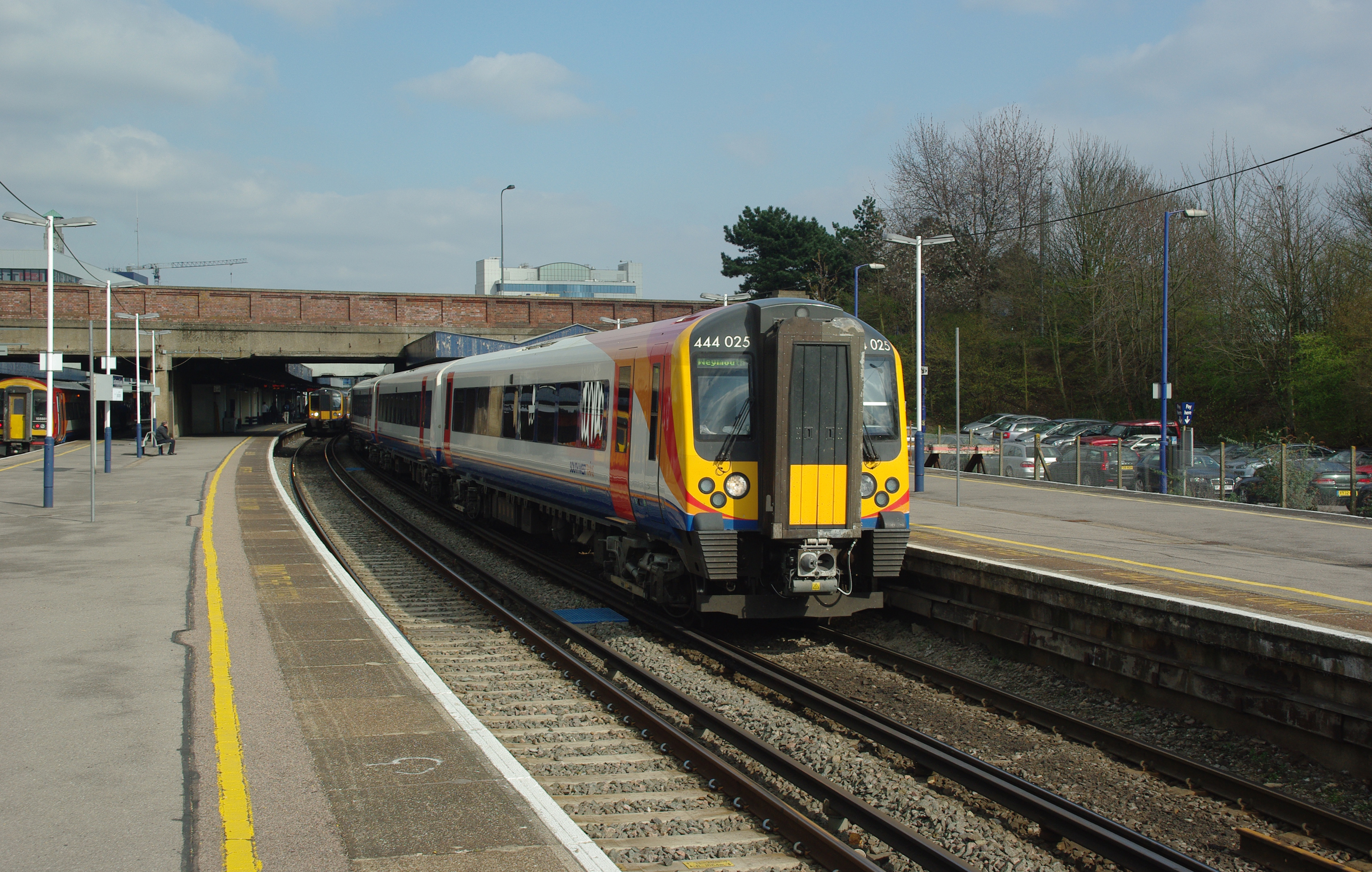 Southampton Central railway station MMB 32 158881 444035 444025