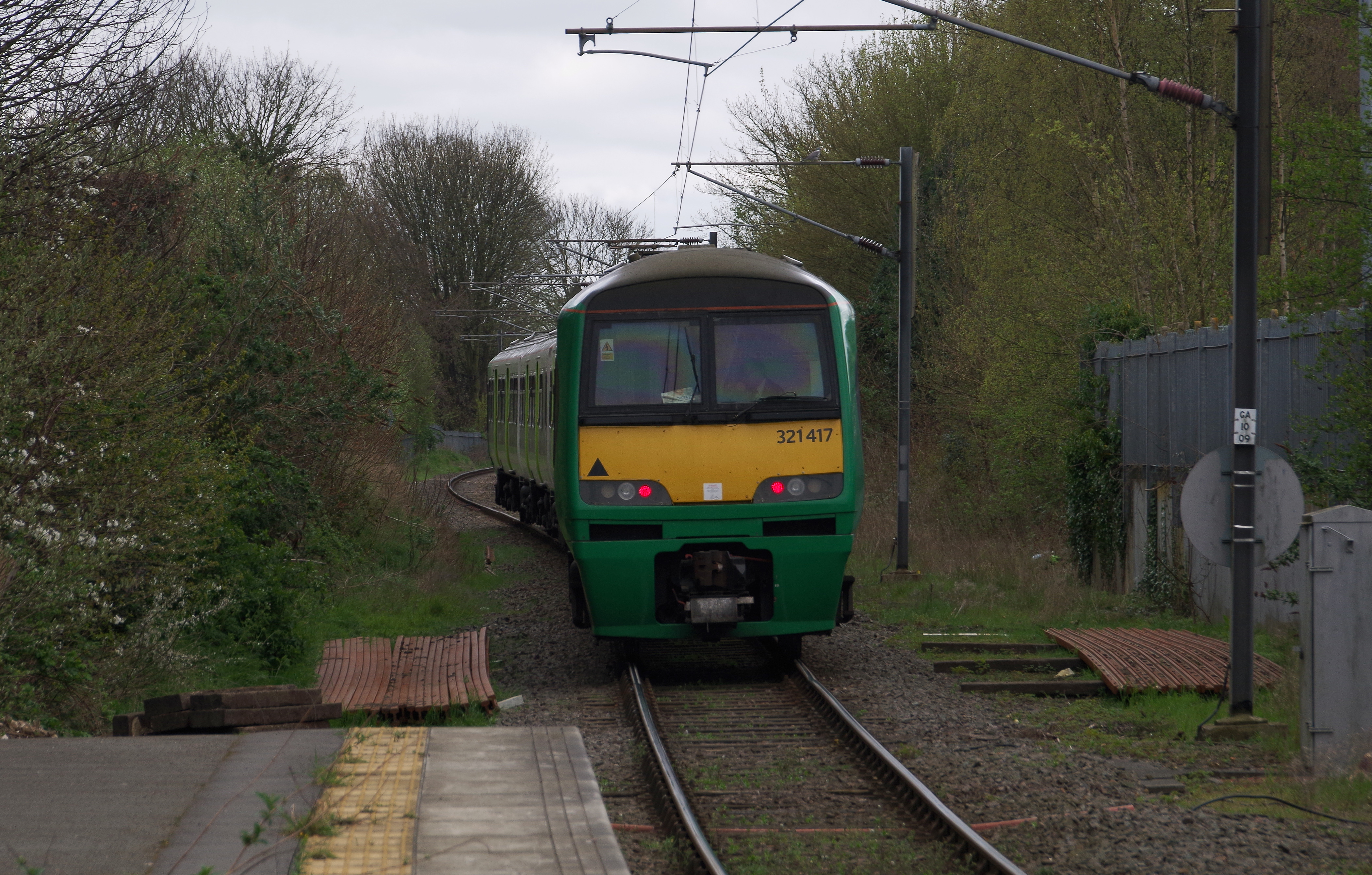 St Albans Abbey railway station MMB 04 321417
