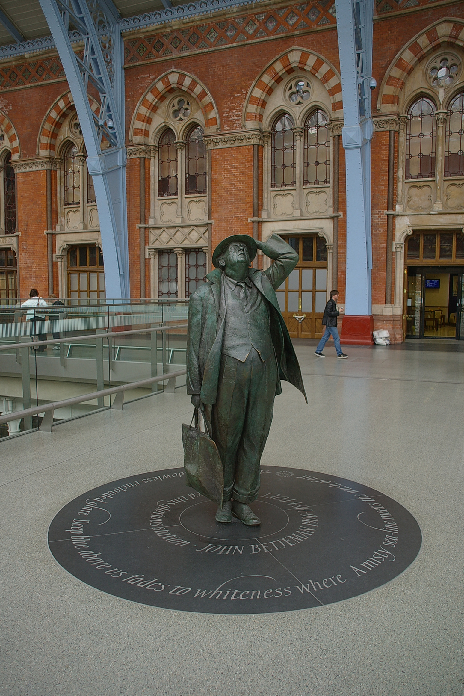 St Pancras railway station MMB 14