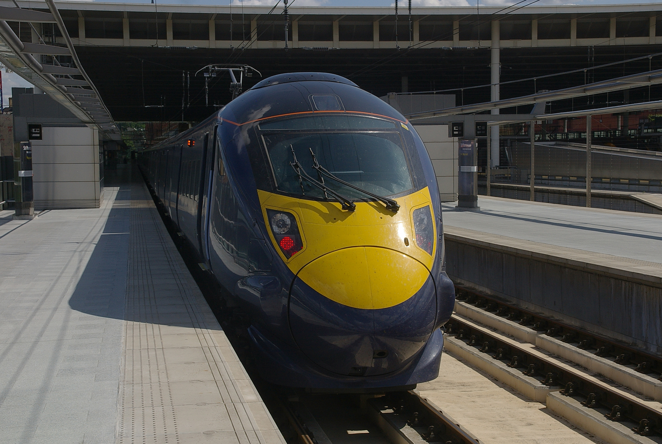 St Pancras railway station MMB 38 395017