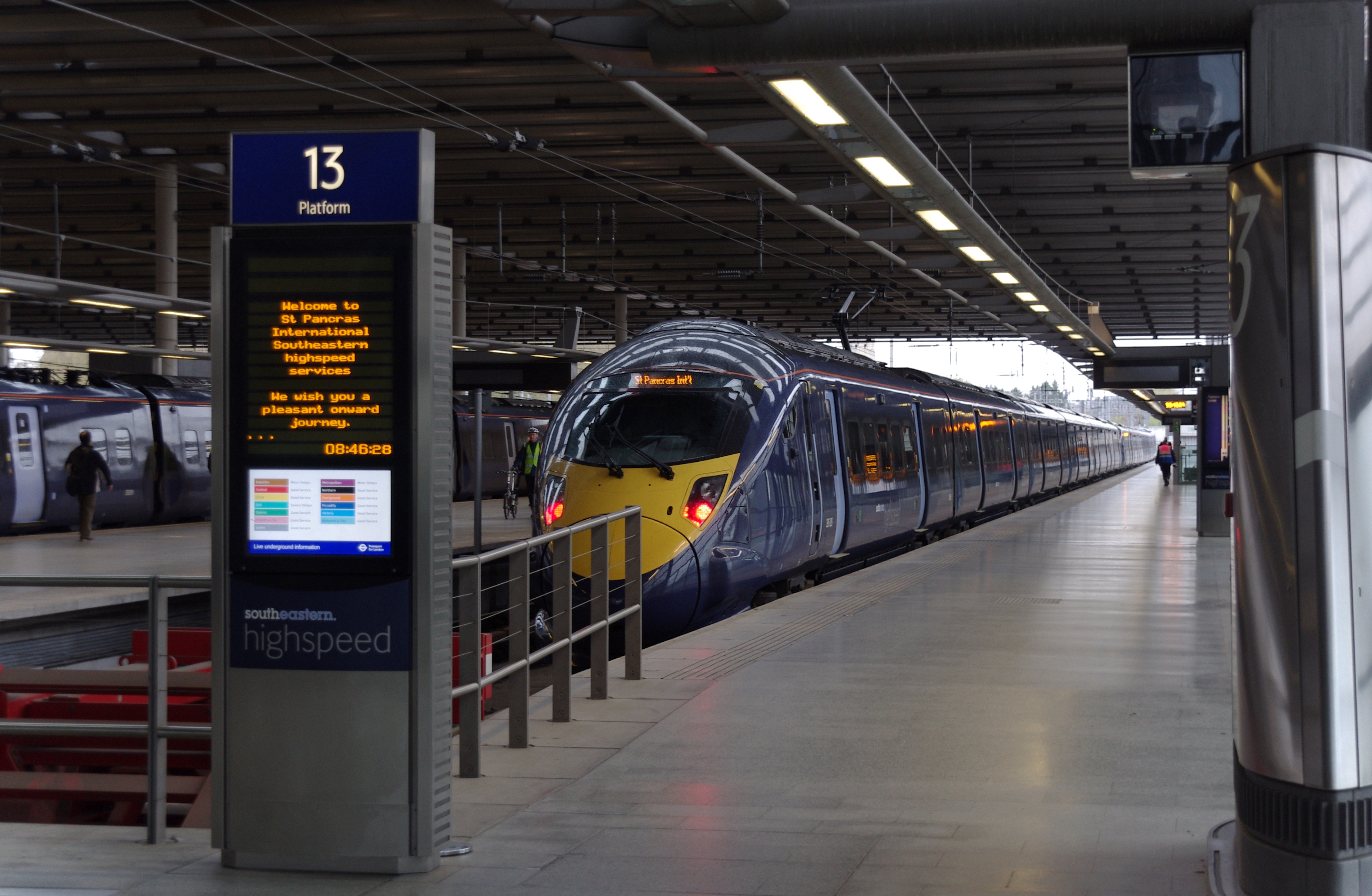St Pancras railway station MMB E1 395025