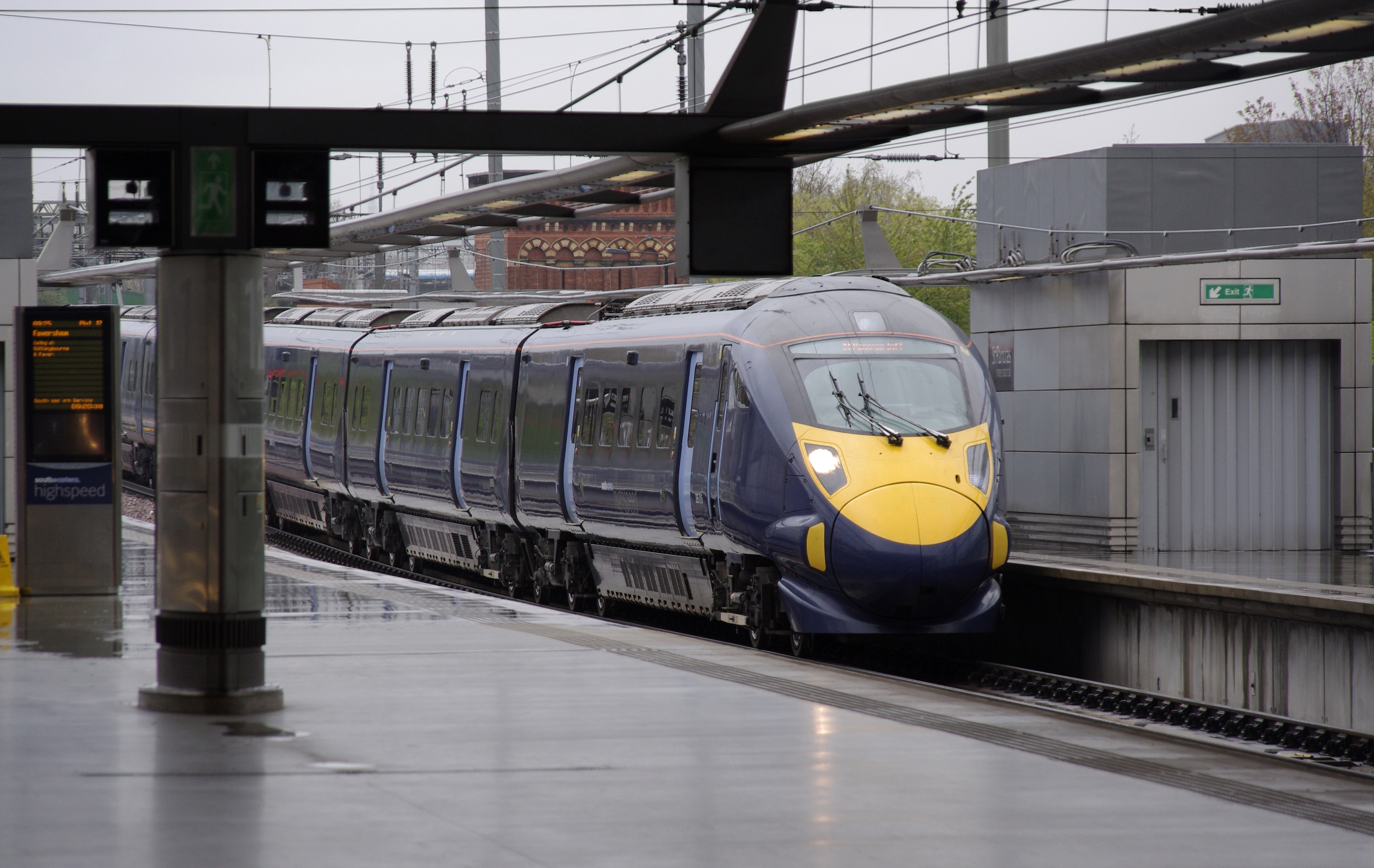 St Pancras railway station MMB G7 395015
