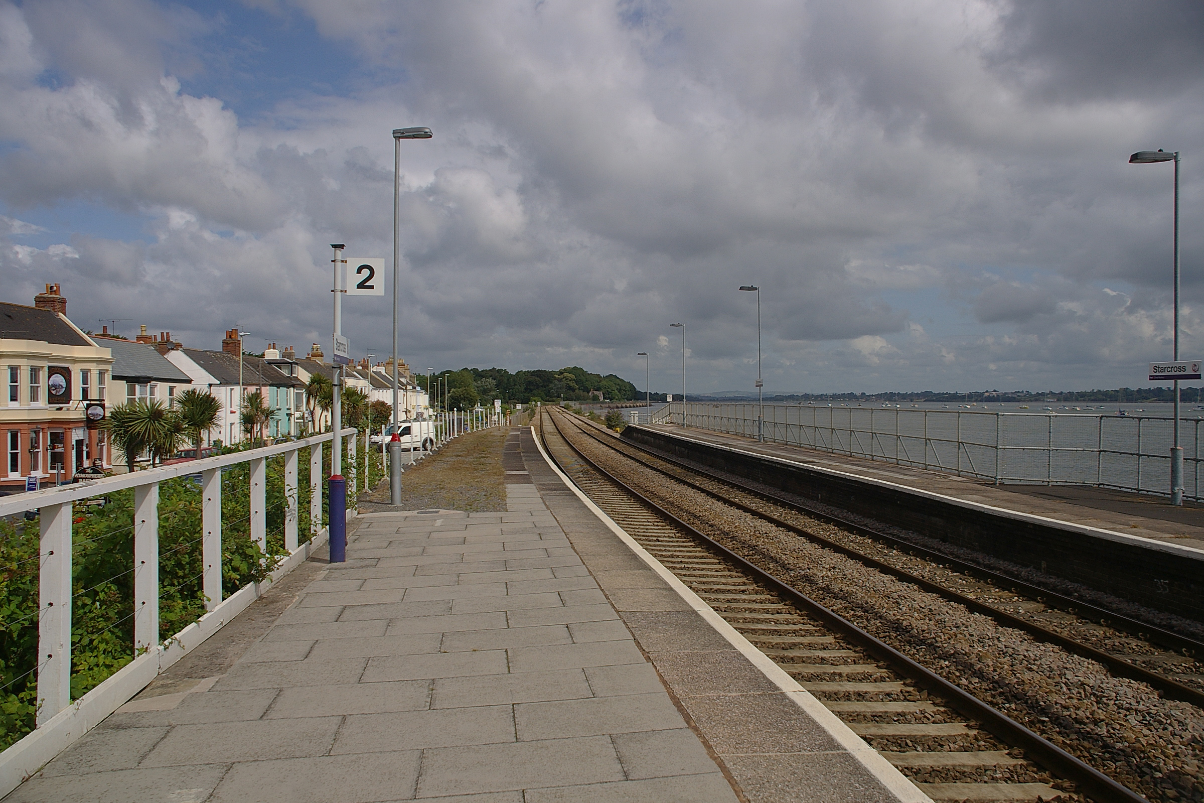 Starcross railway station MMB 04